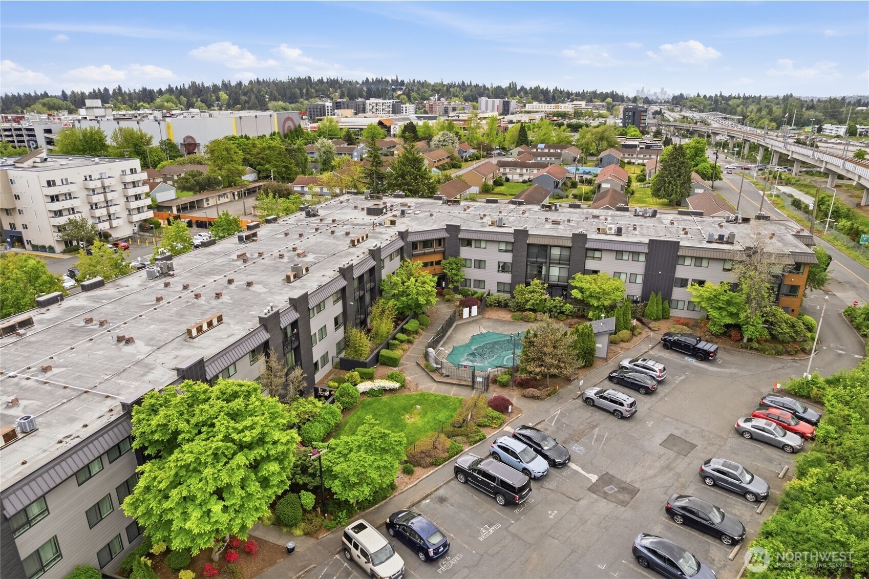 11300 1st Avenue NE Unit: 322