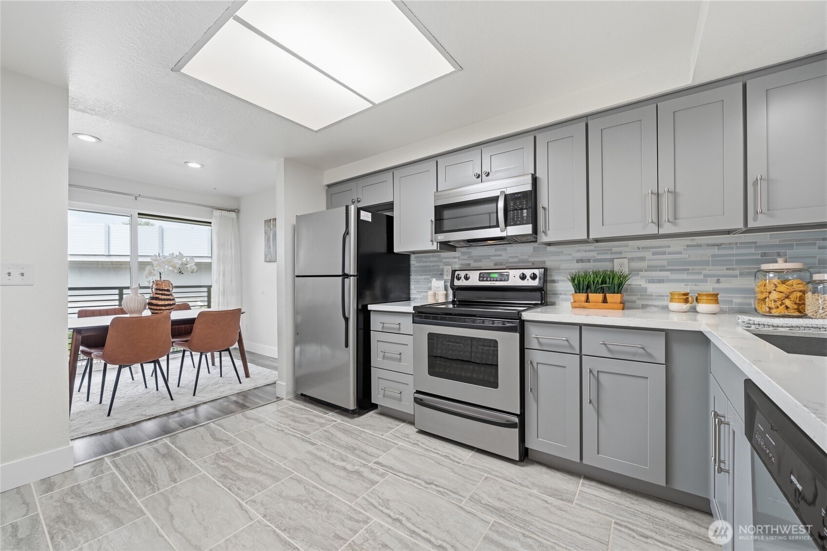 11300 1st Avenue NE Unit: 322