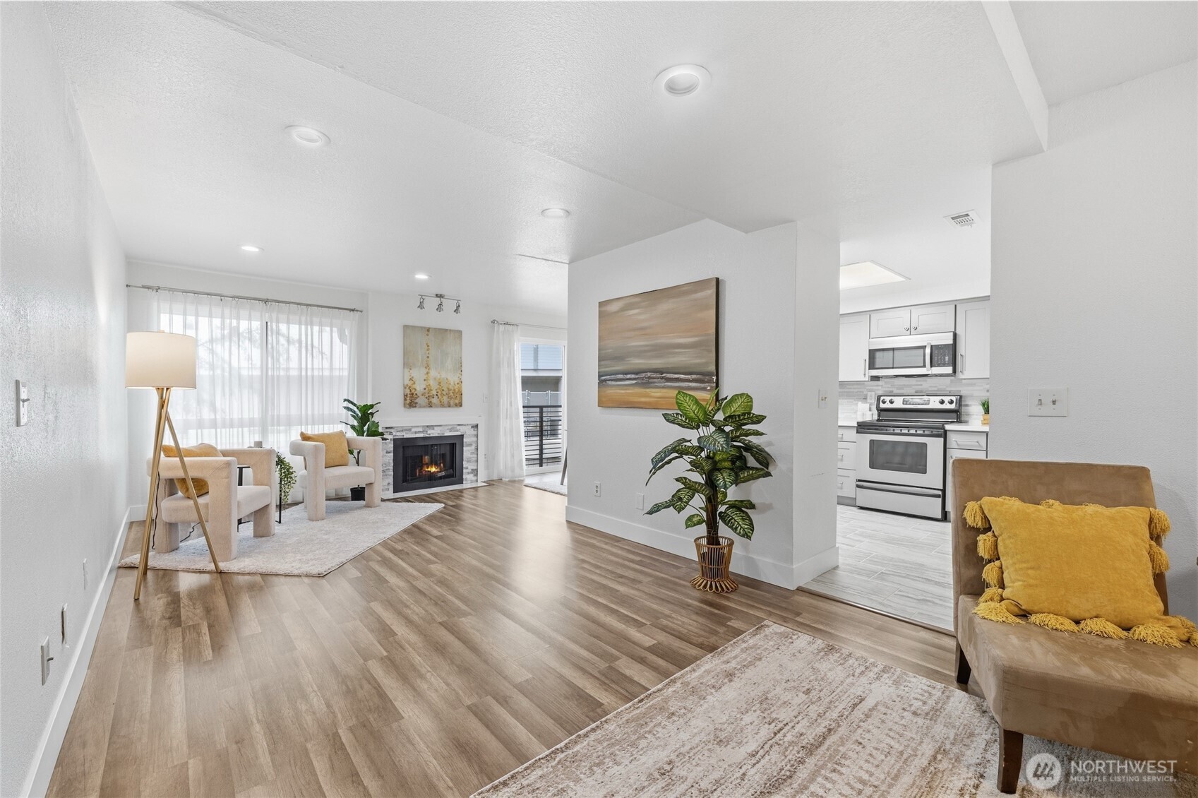 11300 1st Avenue NE Unit: 322