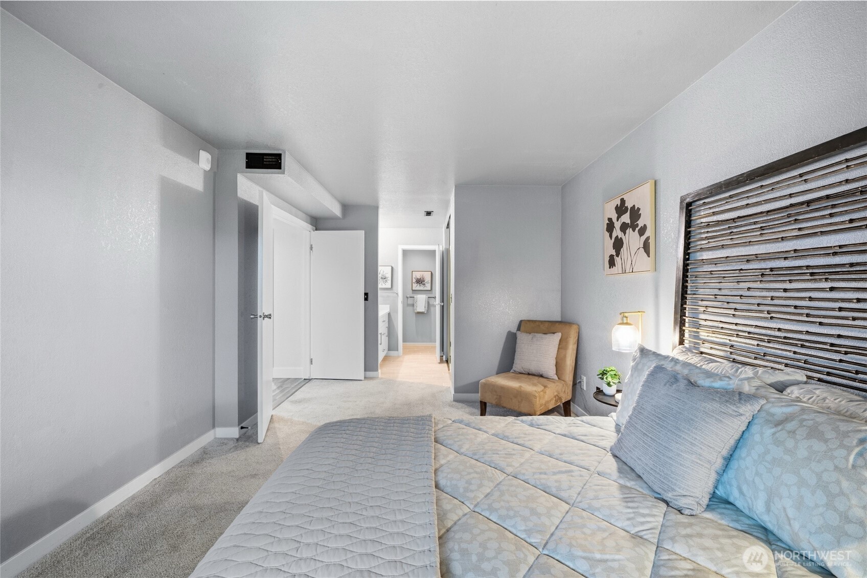 11300 1st Avenue NE Unit: 322