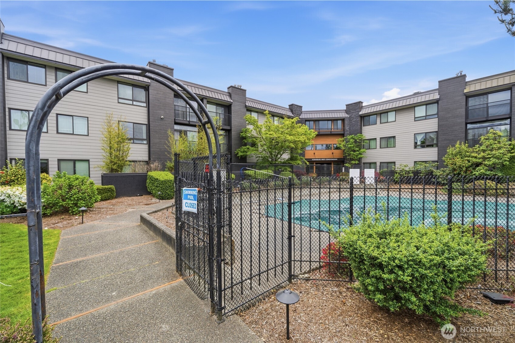 11300 1st Avenue NE Unit: 322