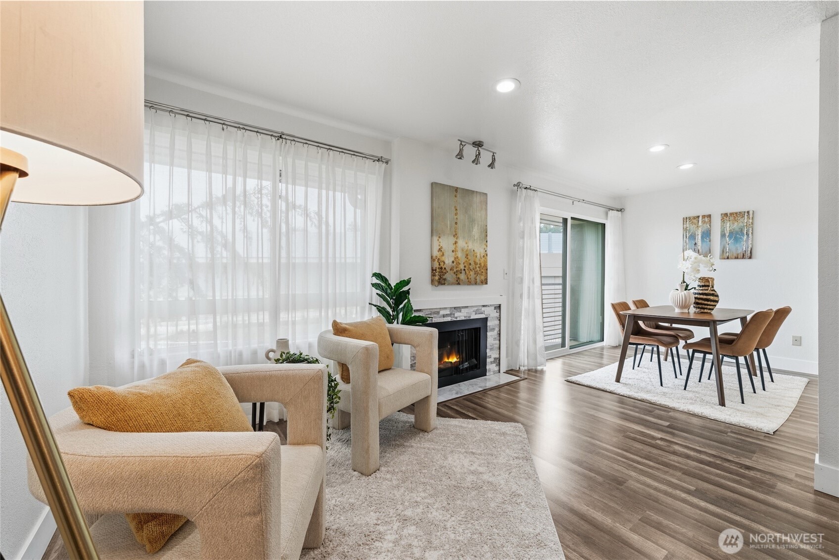 11300 1st Avenue NE Unit: 322