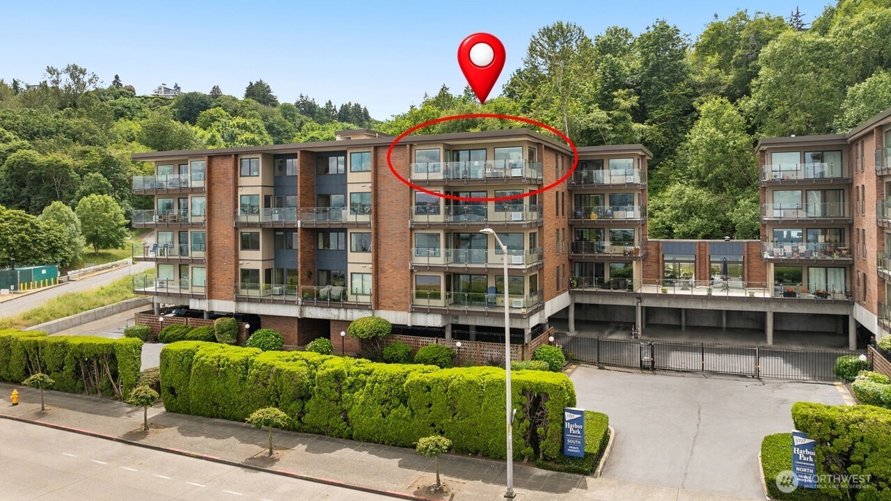 1737 Harbor Avenue SW Unit: 405-S