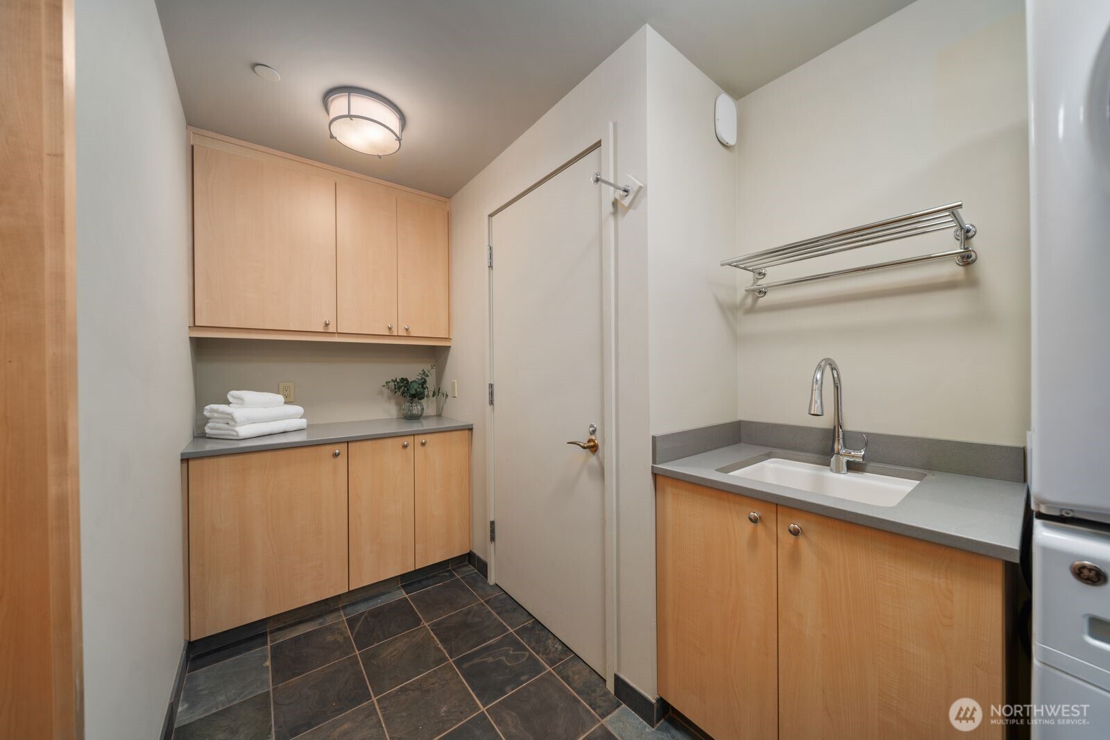 5505 Lake Washington Boulevard NE Unit: 1-E