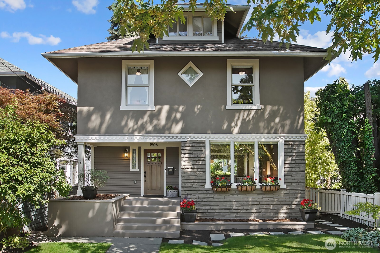 1506 17th Avenue E