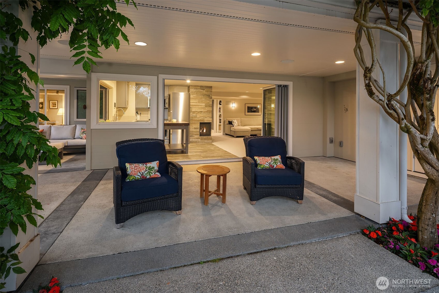 3135 Hunts Point Circle