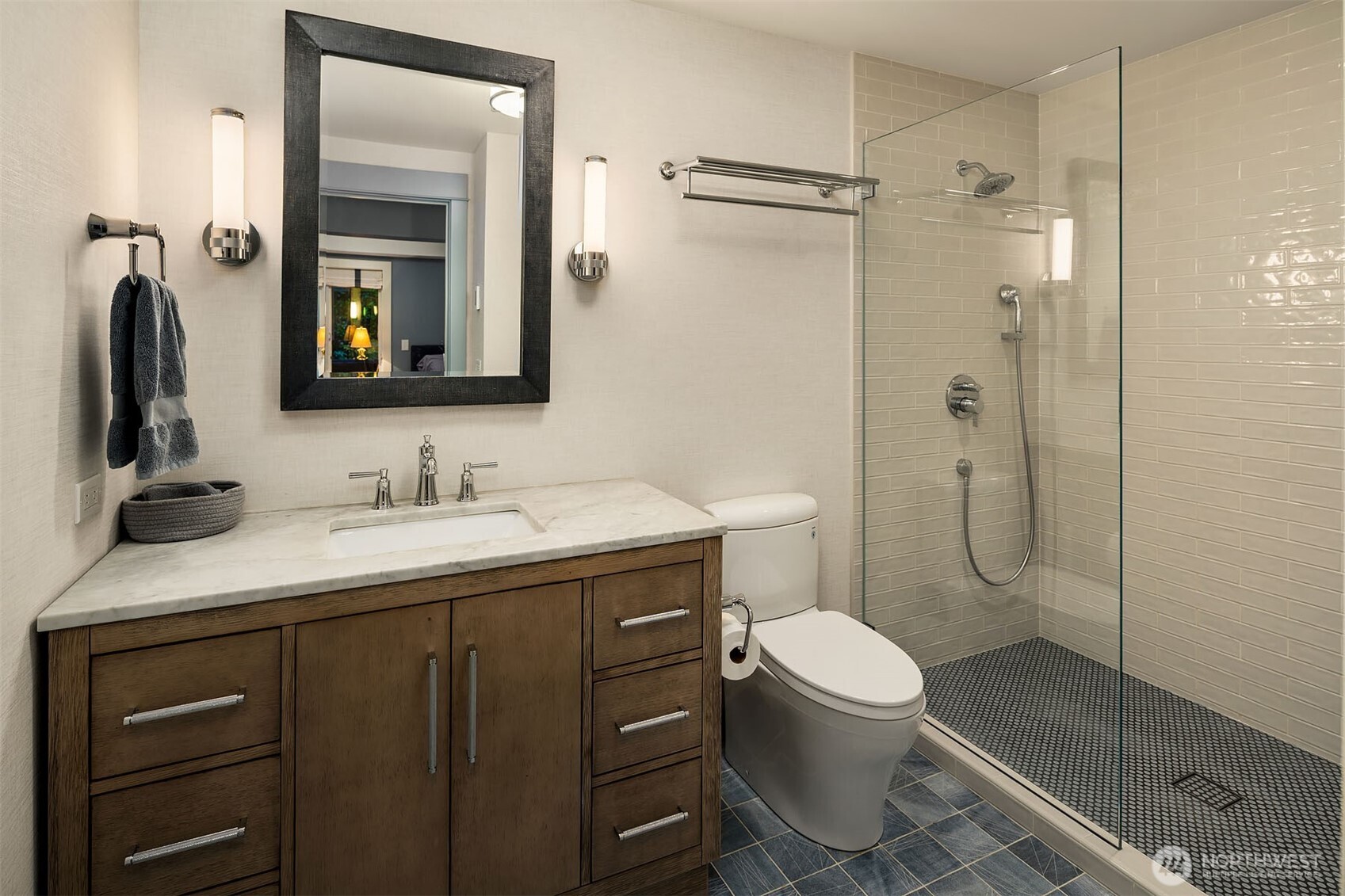 3135 Hunts Point Circle