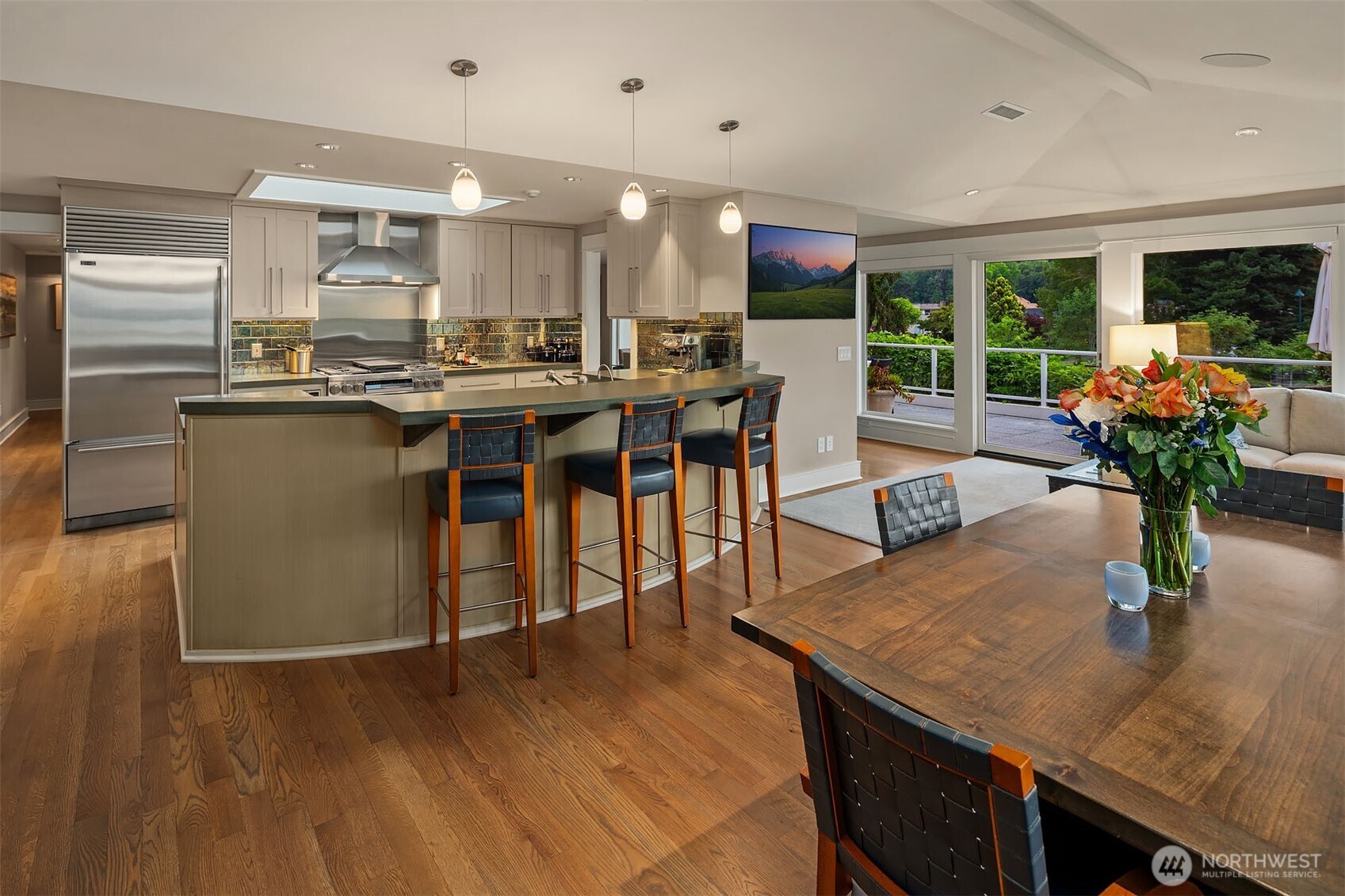 3135 Hunts Point Circle
