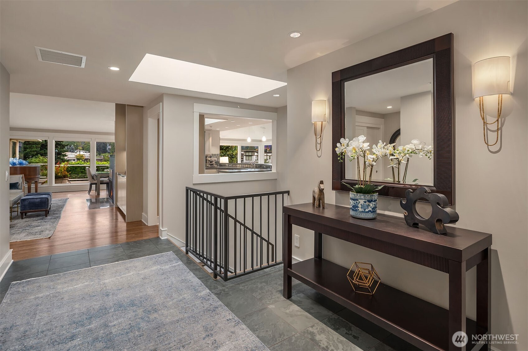 3135 Hunts Point Circle