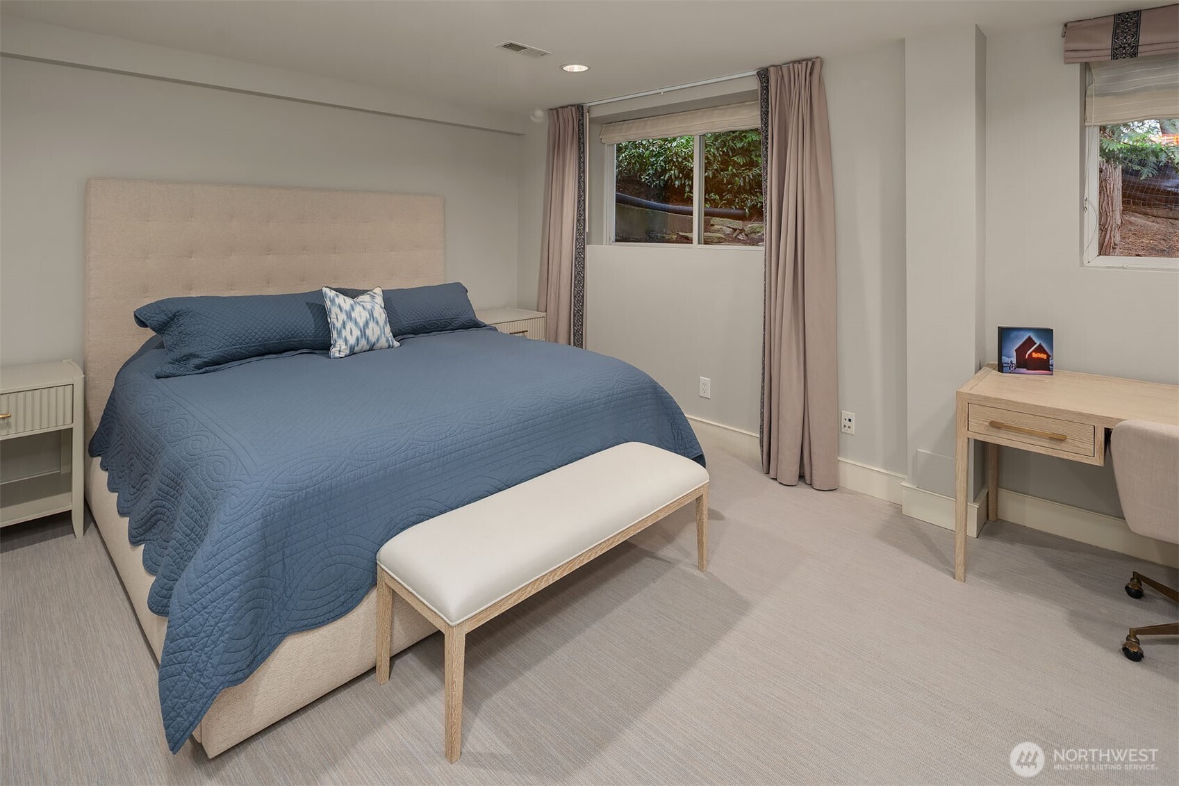 3135 Hunts Point Circle