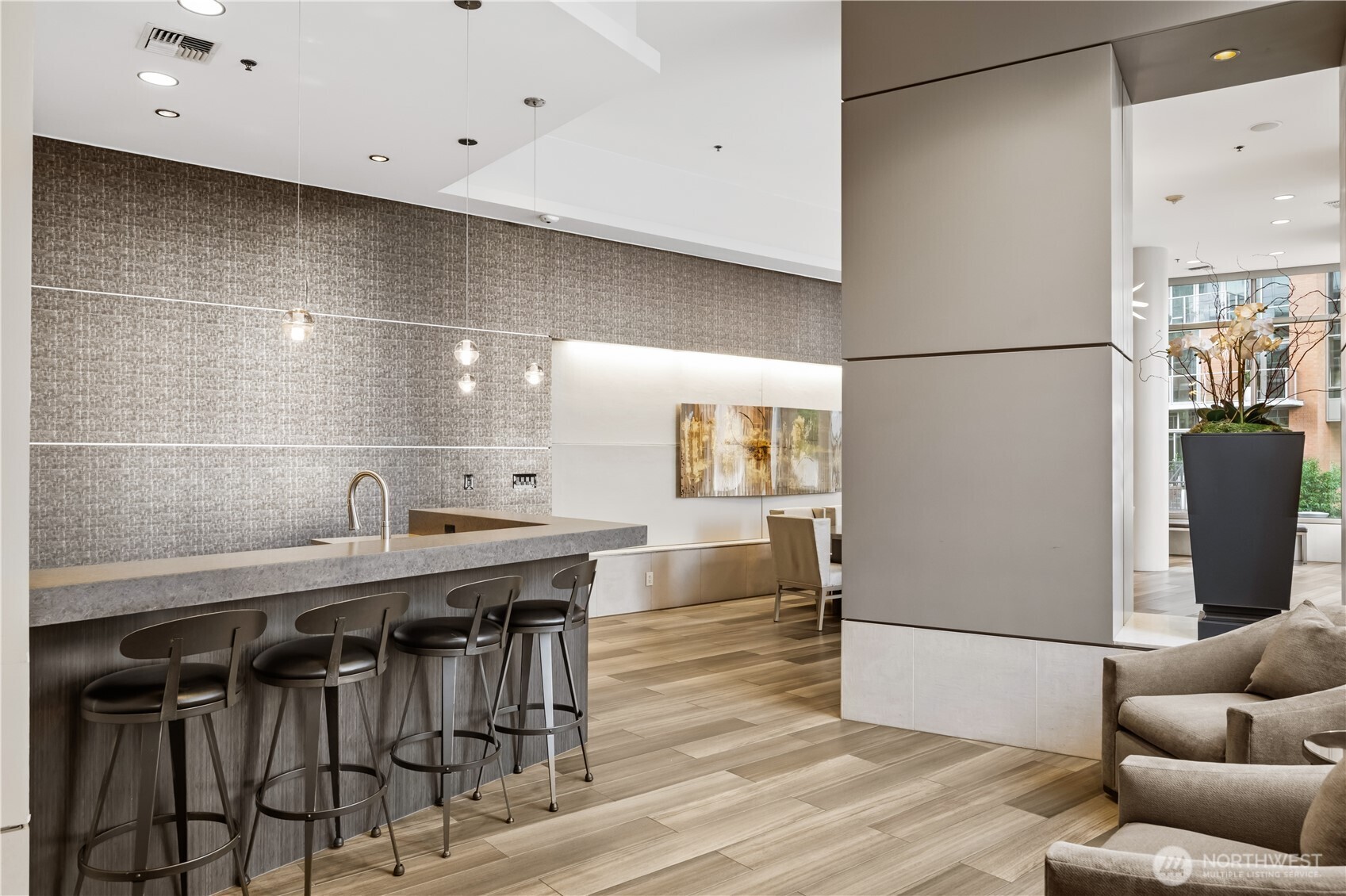 10650 NE 9th Place Unit: 2122