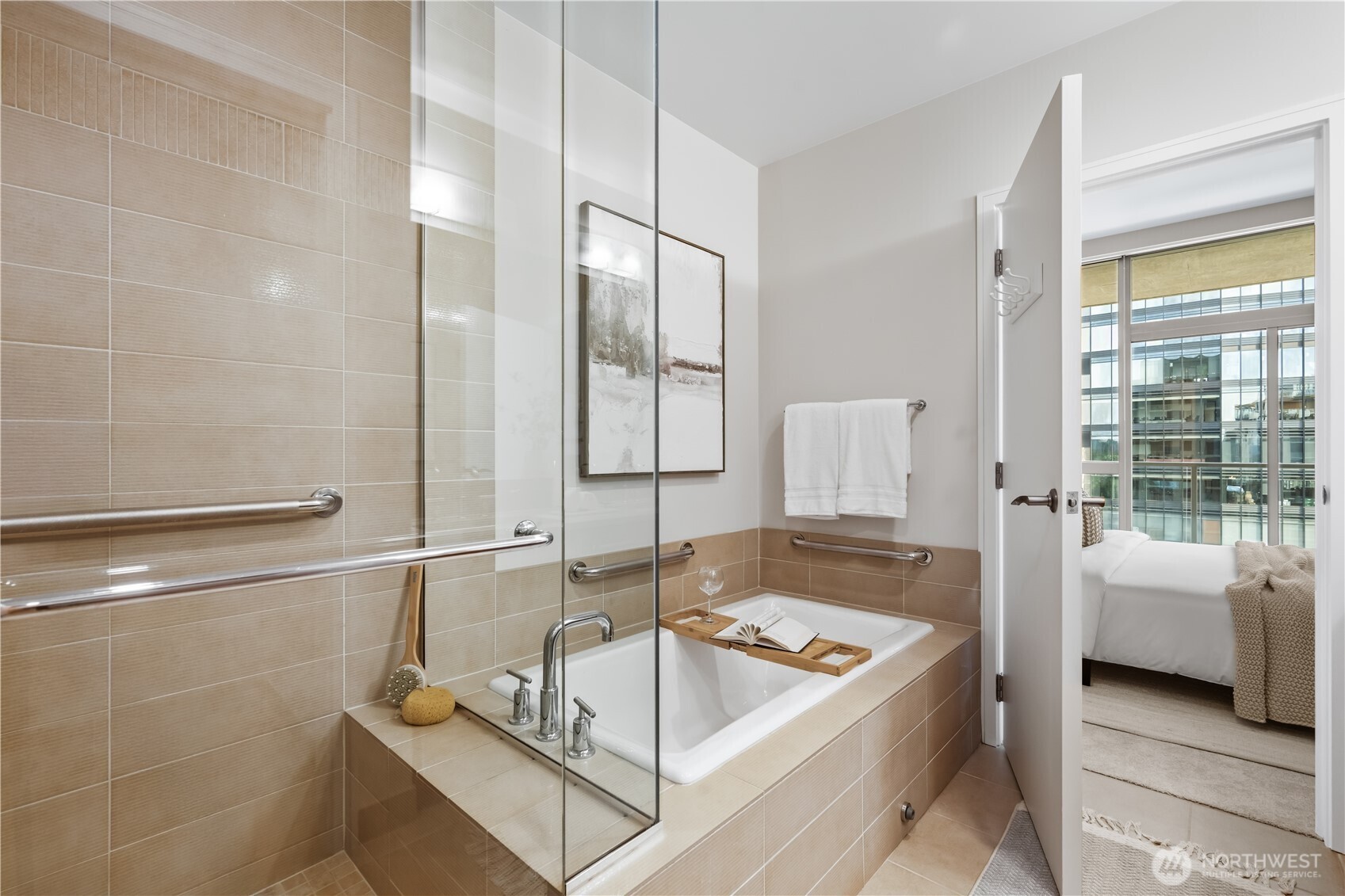 10650 NE 9th Place Unit: 2122