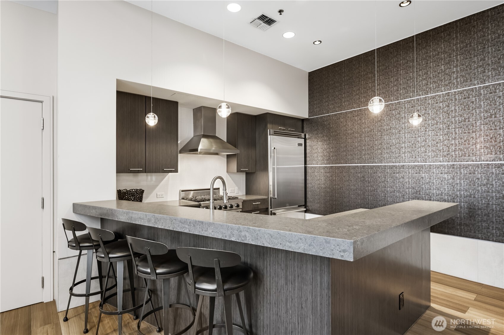 10650 NE 9th Place Unit: 2122