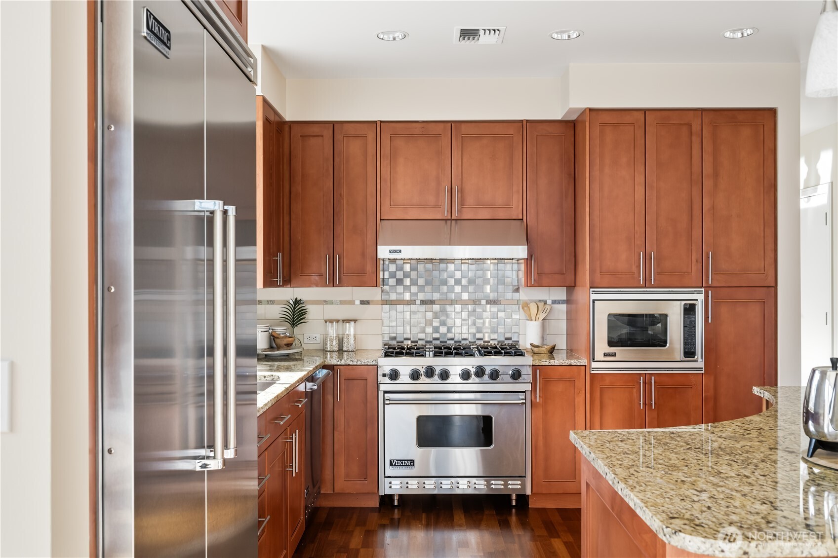 10650 NE 9th Place Unit: 2122