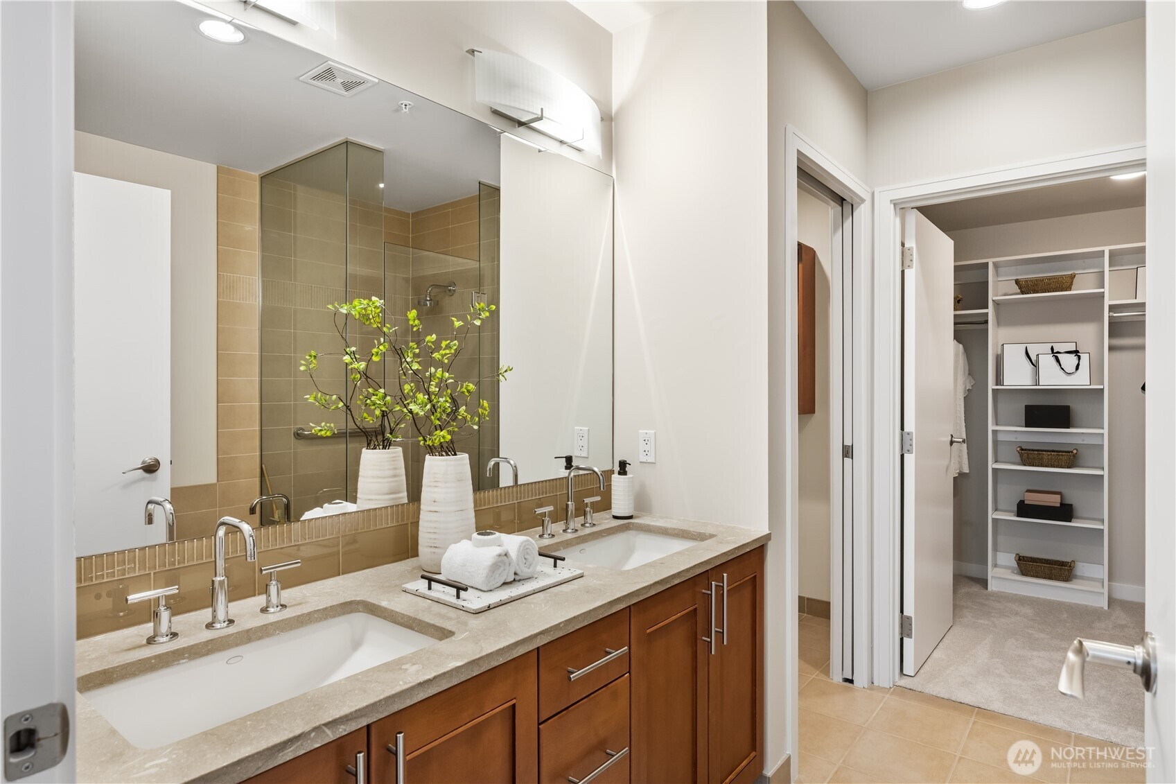 10650 NE 9th Place Unit: 2122