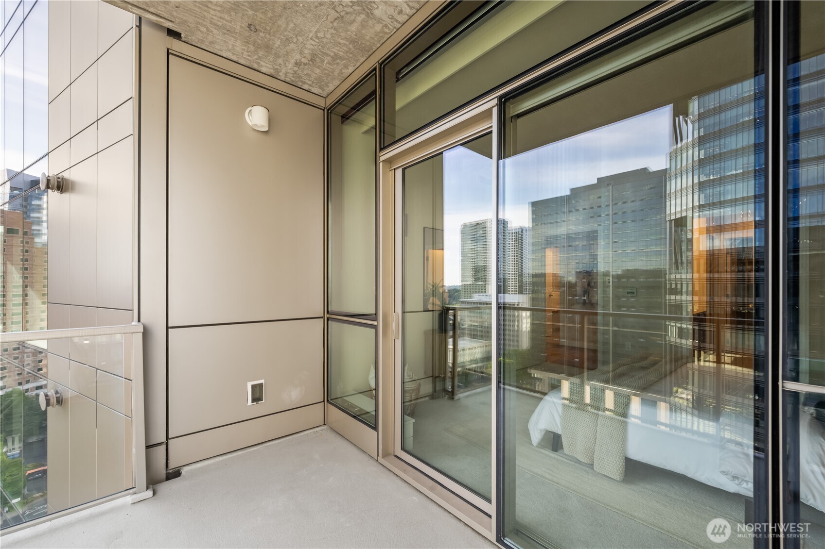 10650 NE 9th Place Unit: 2122