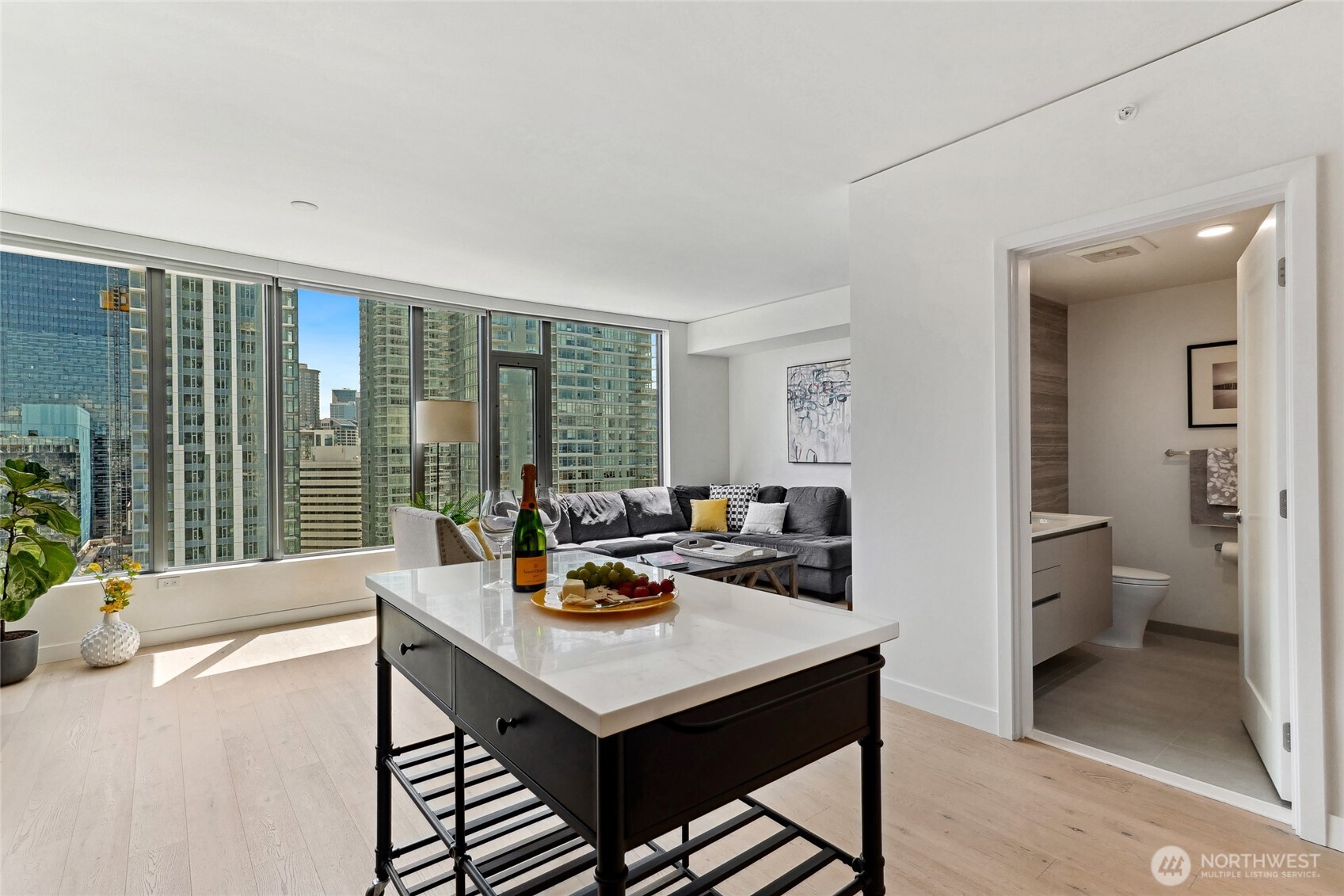 2510 6th Avenue Unit: 2003