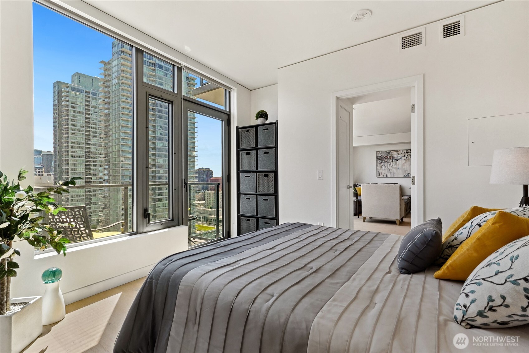 2510 6th Avenue Unit: 2003