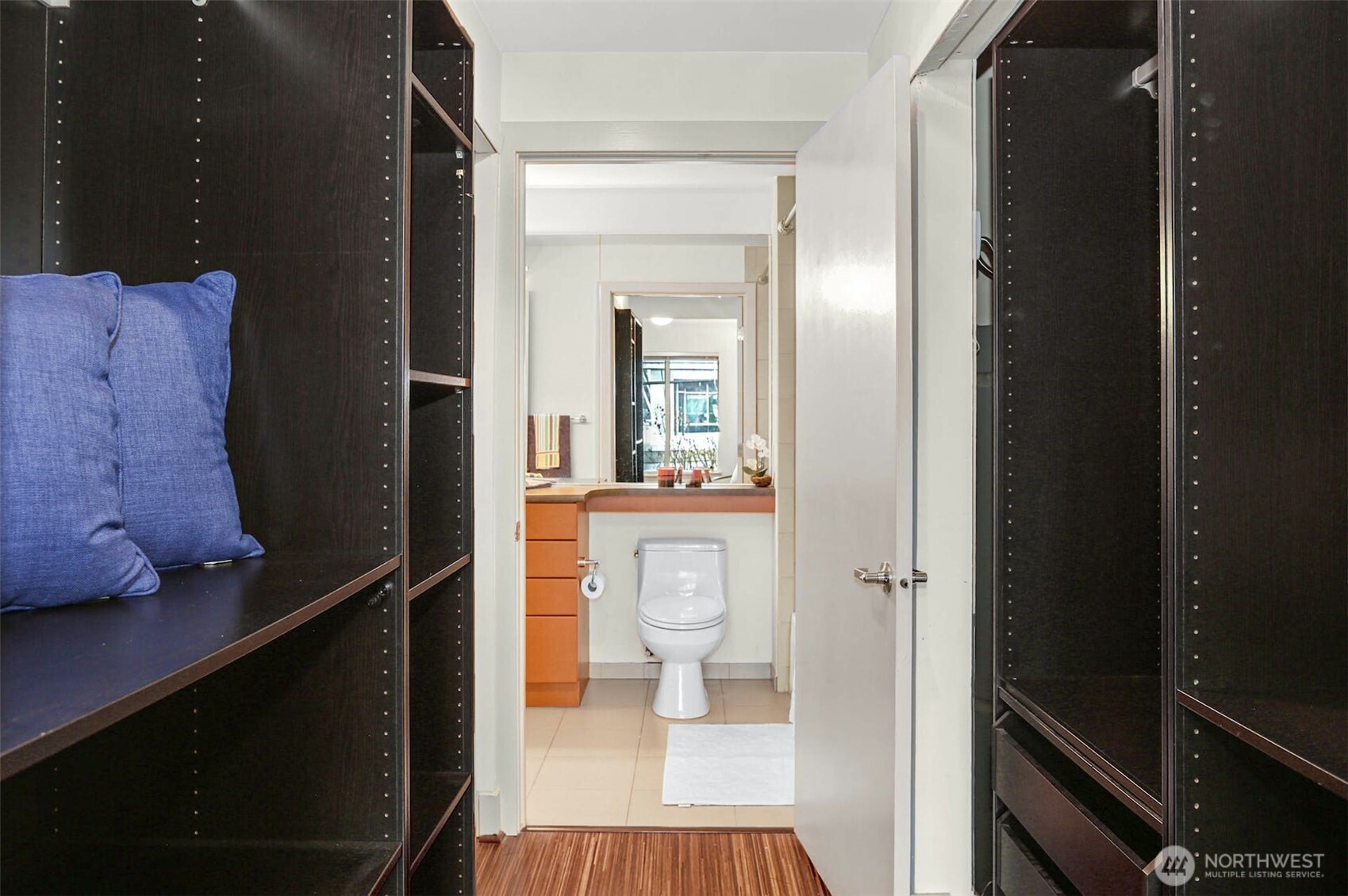 1550 Eastlake Avenue E Unit: 203
