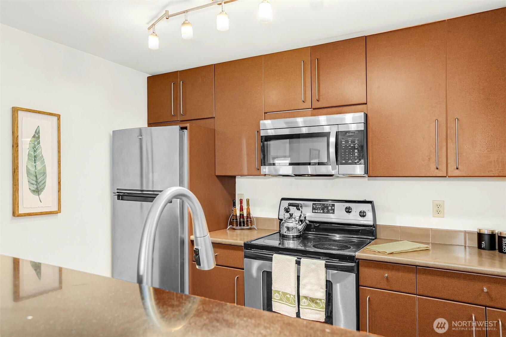 1550 Eastlake Avenue E Unit: 203