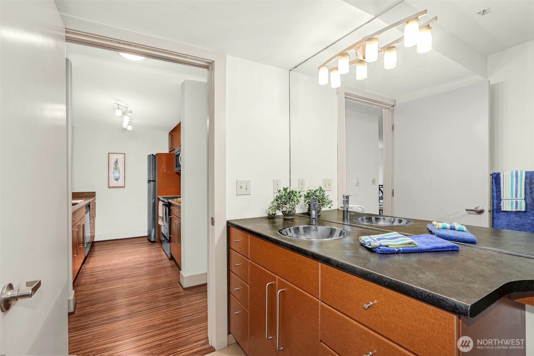 1550 Eastlake Avenue E Unit: 203
