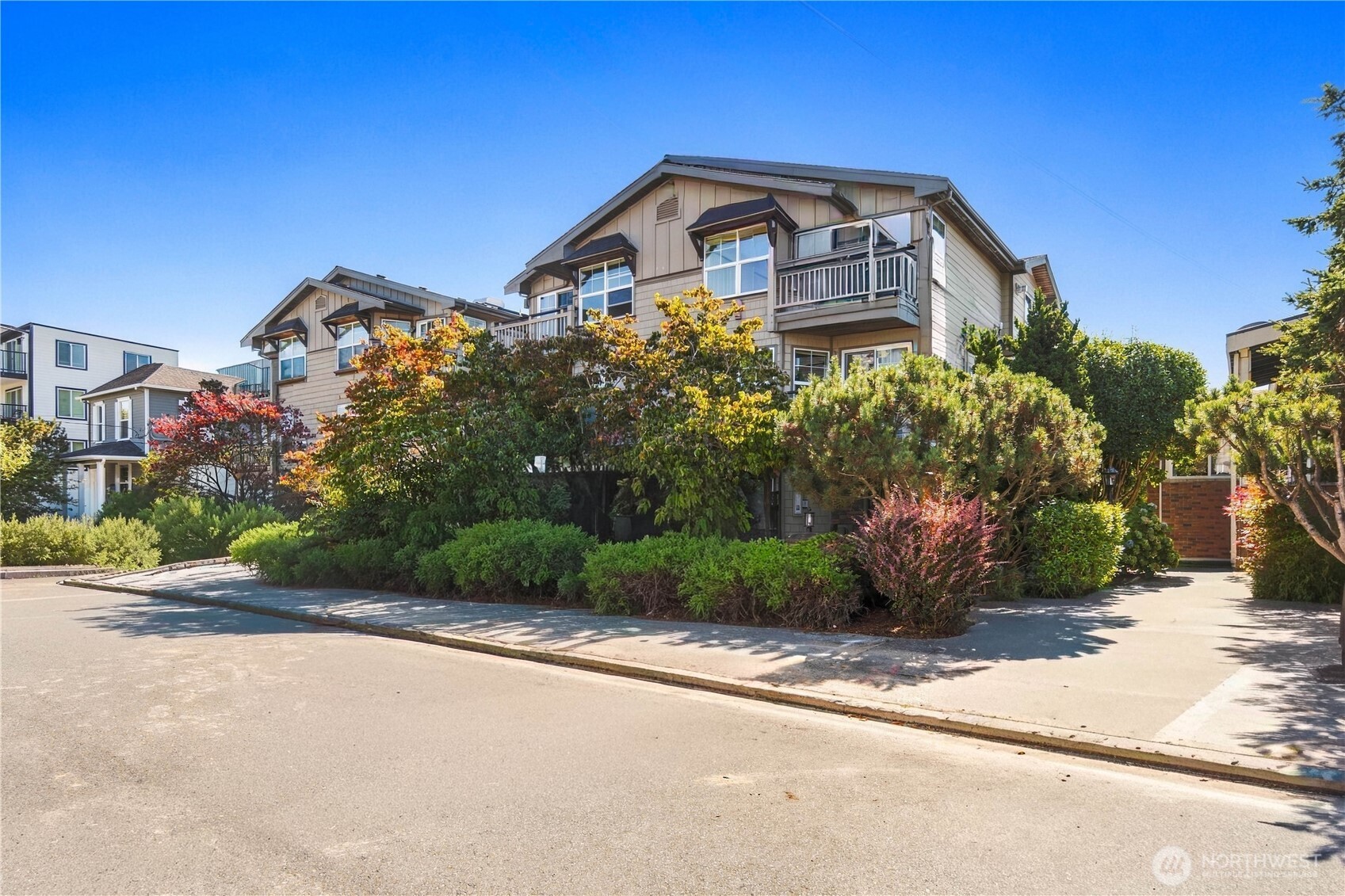 2433 NW 59th Street Unit: 301