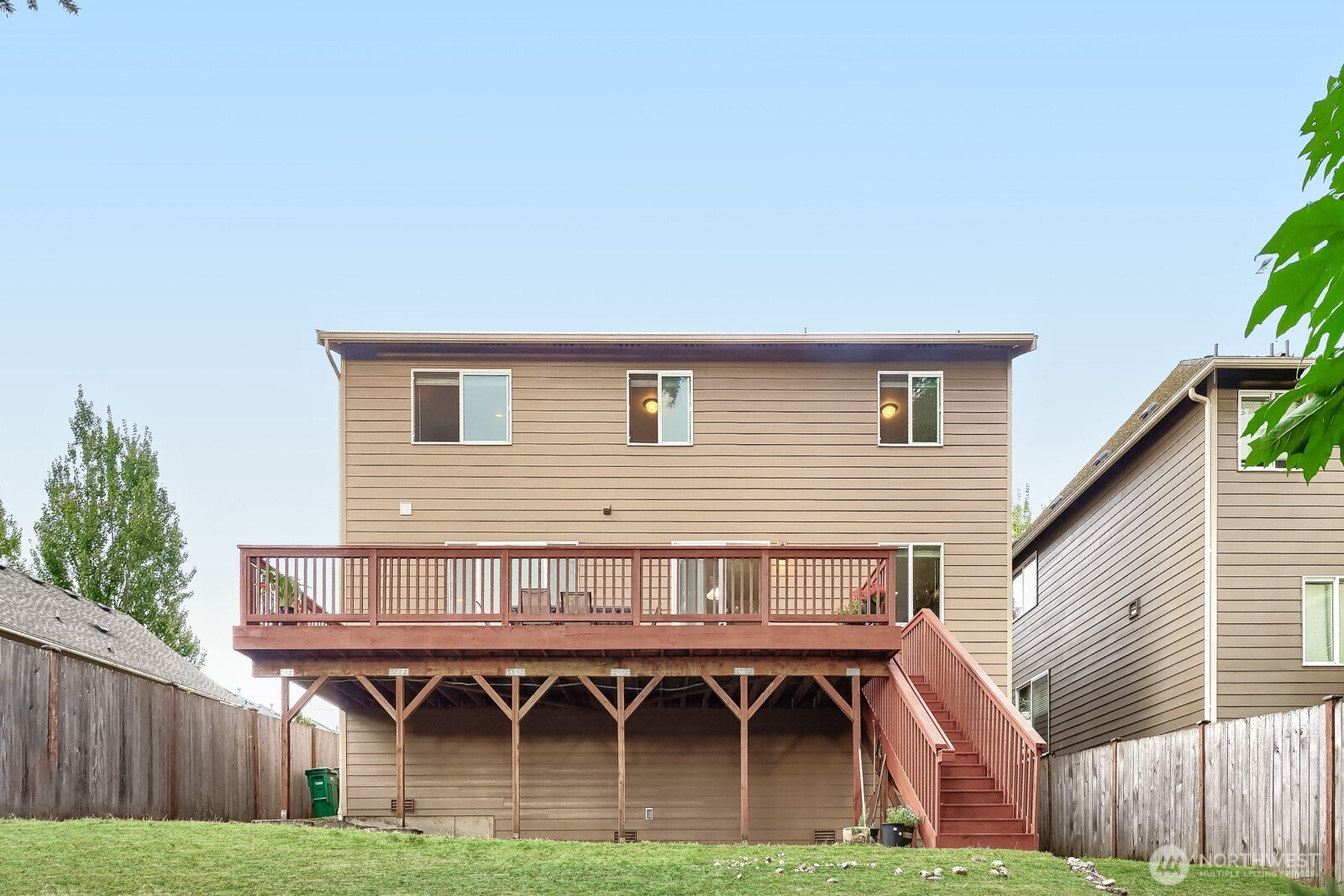 537 NE Queen Avenue