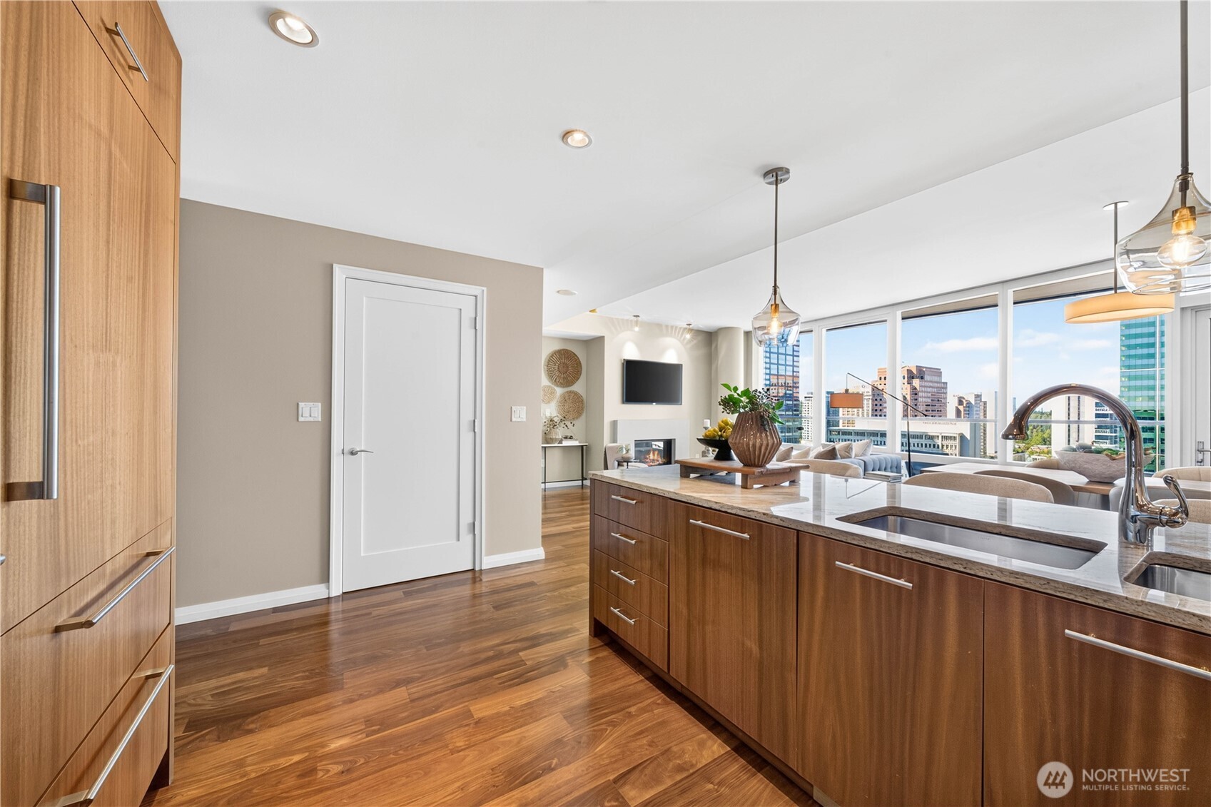 500 106th Avenue NE Unit: 2103
