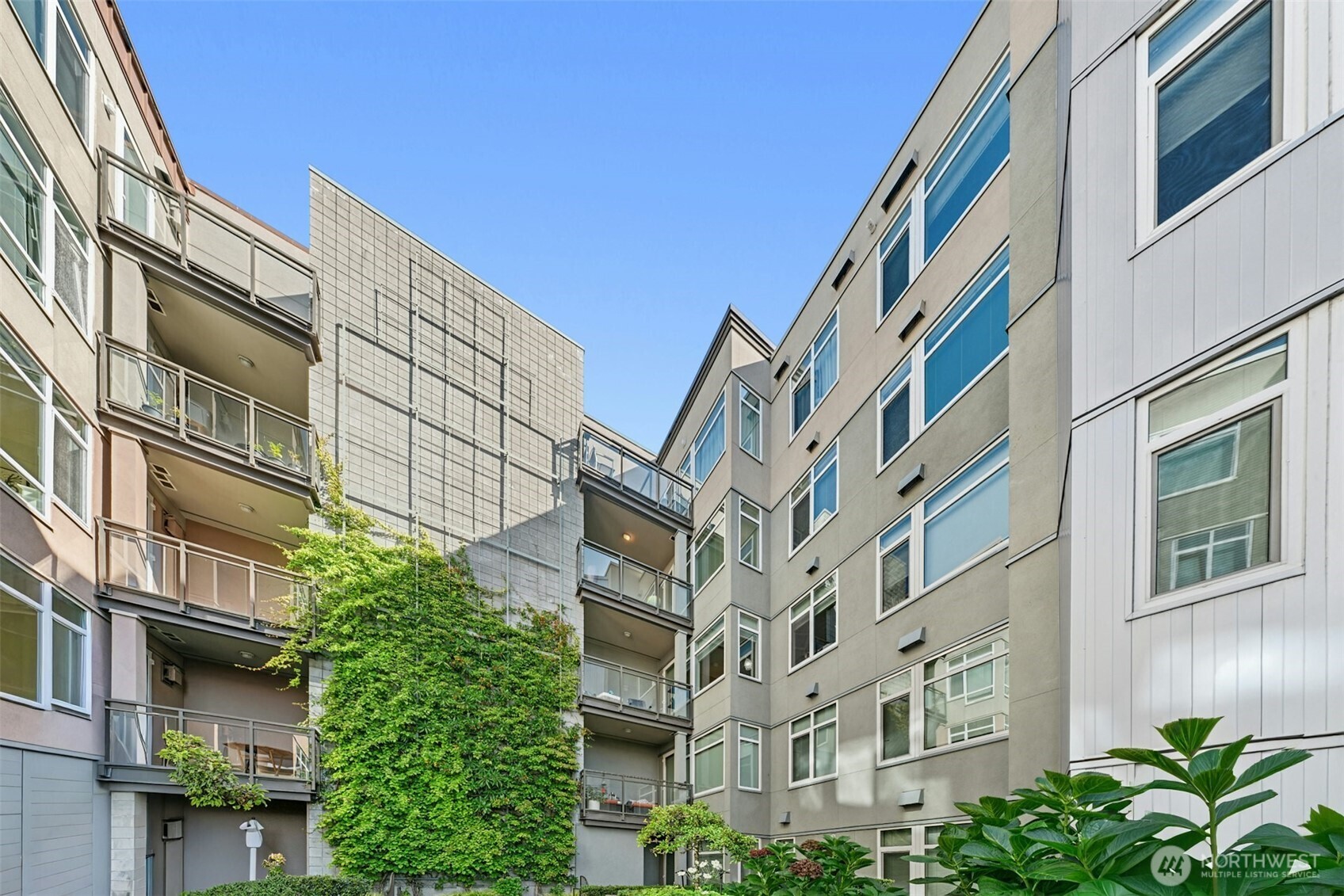 1900 Alaskan Way Unit: 410