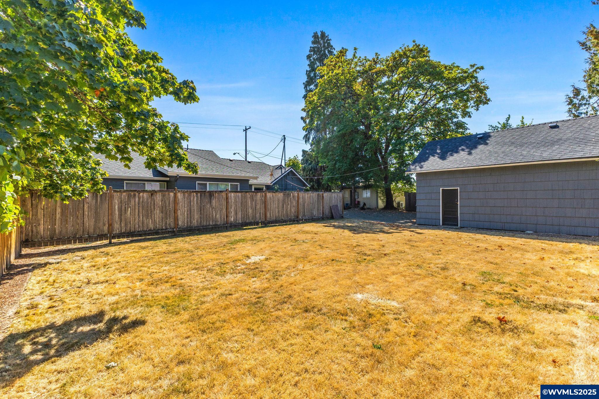 1919 & Next To NW Buchanan Av