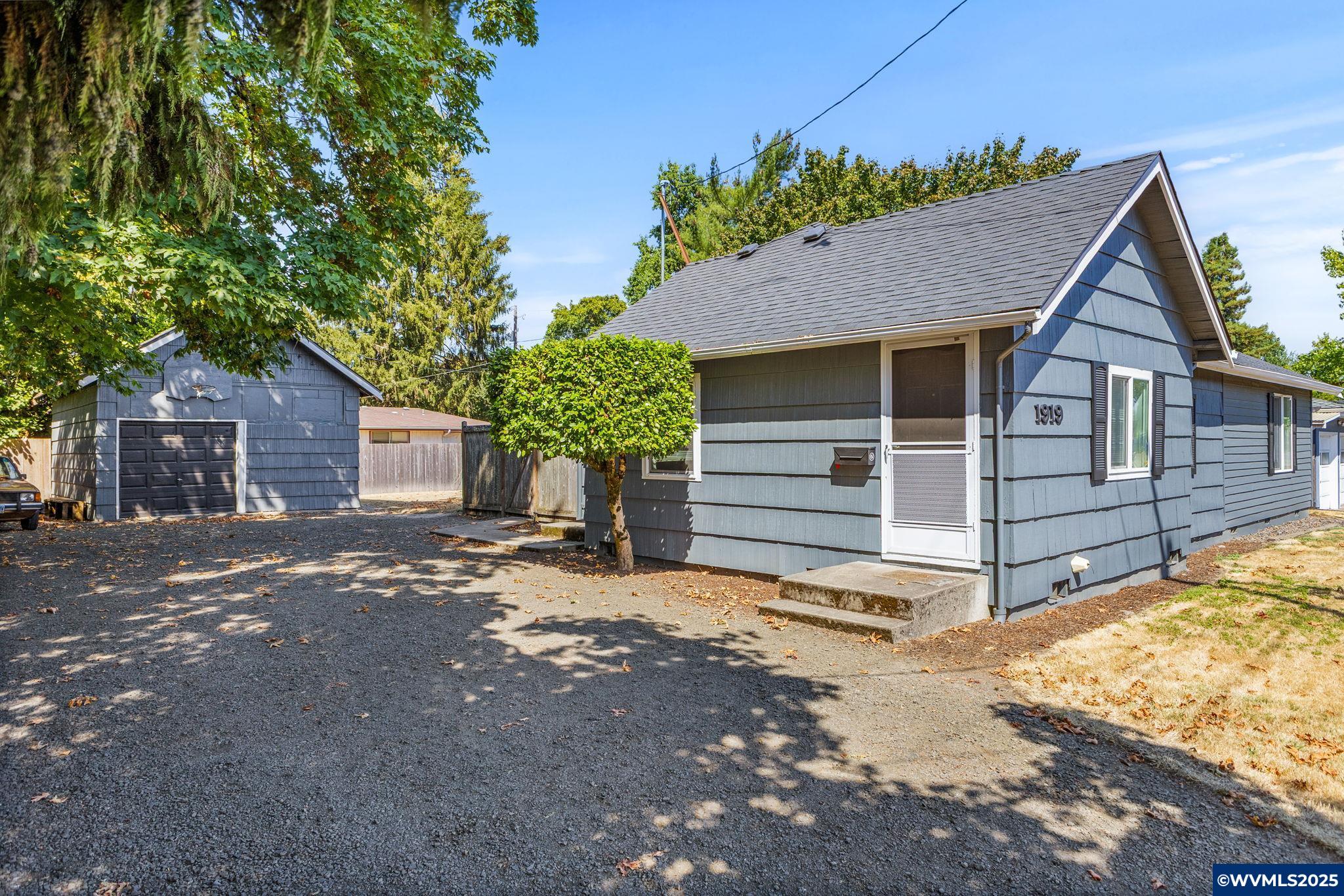 1919 & Next To NW Buchanan Av