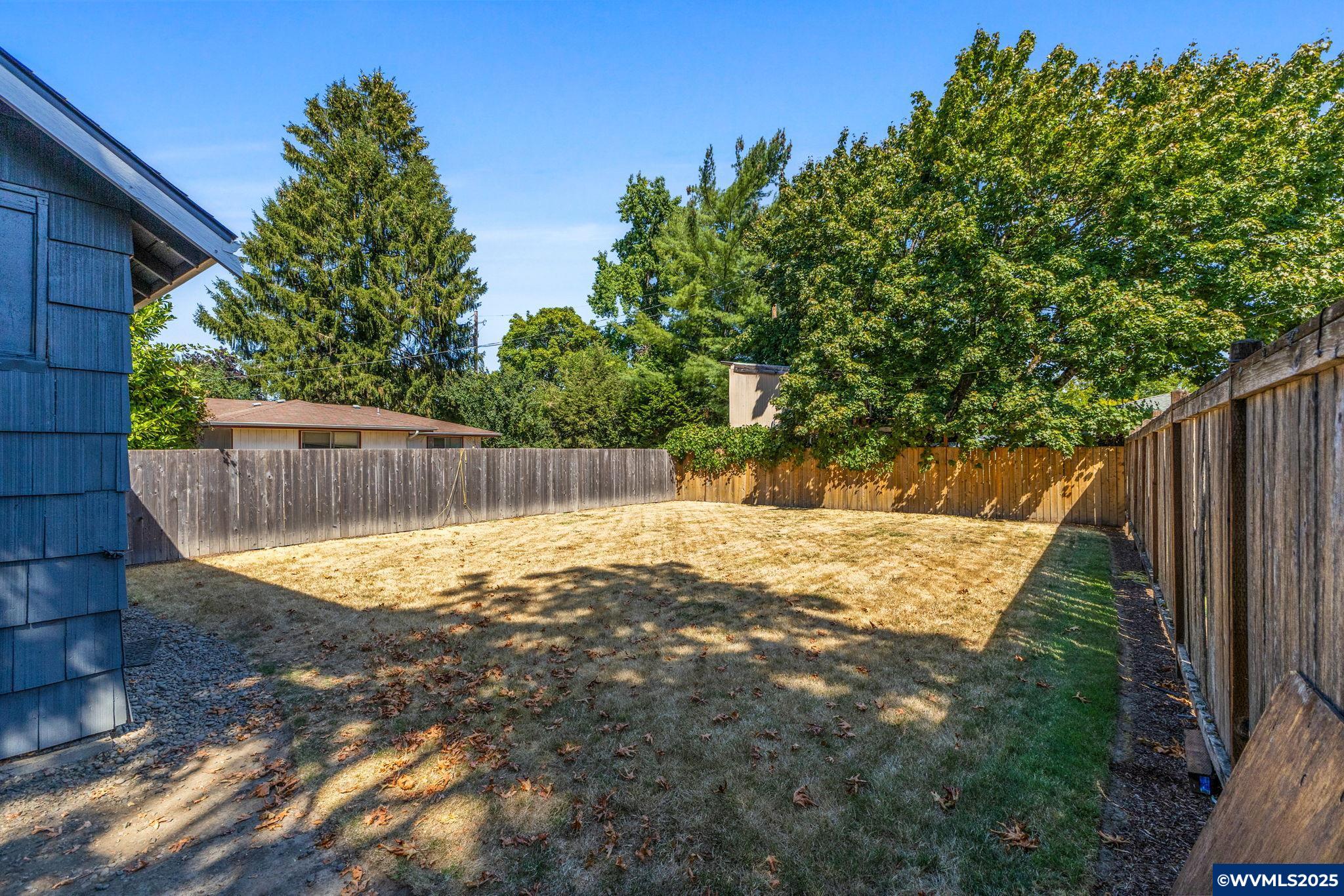 1919 & Next To NW Buchanan Av
