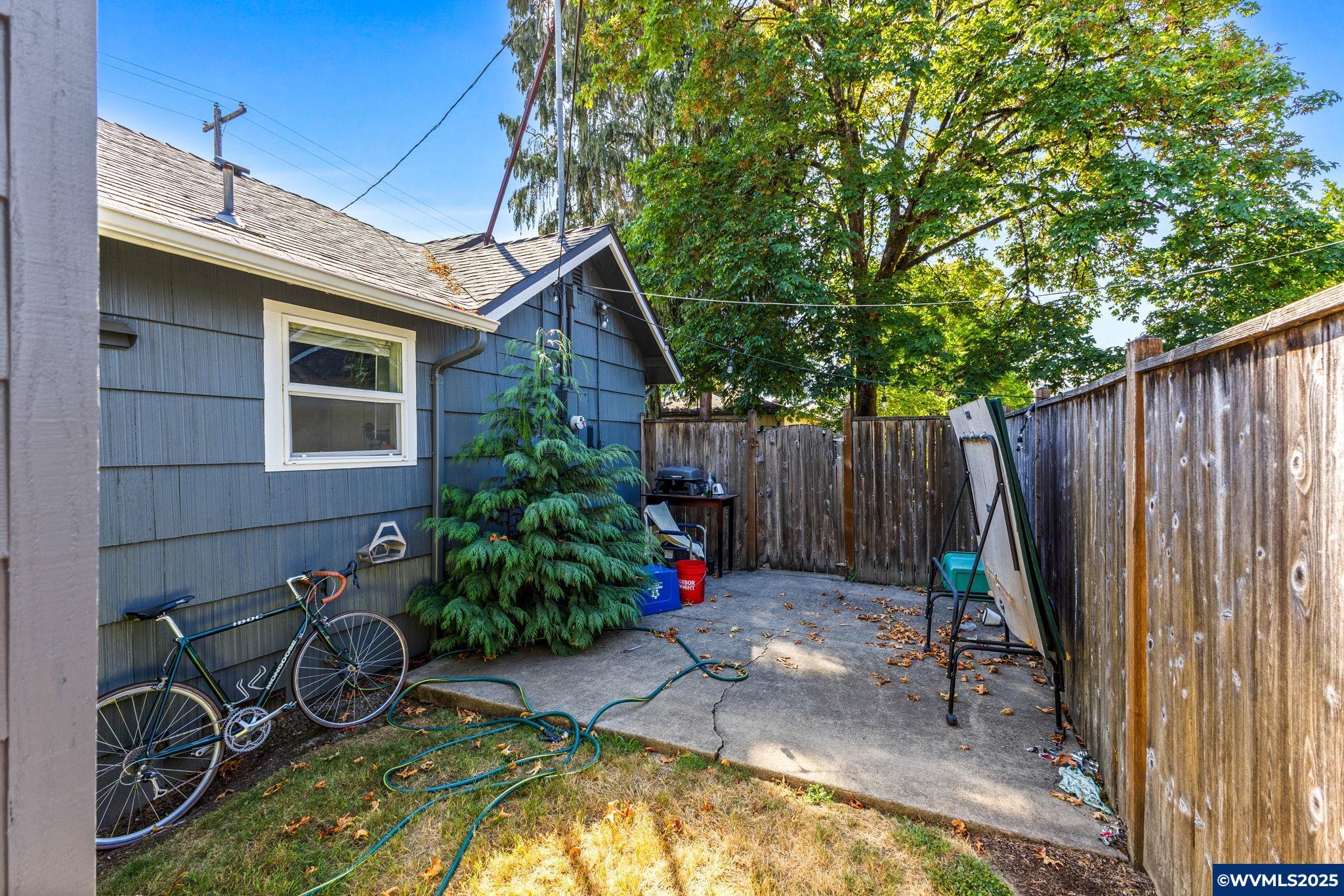 1919 & Next To NW Buchanan Av
