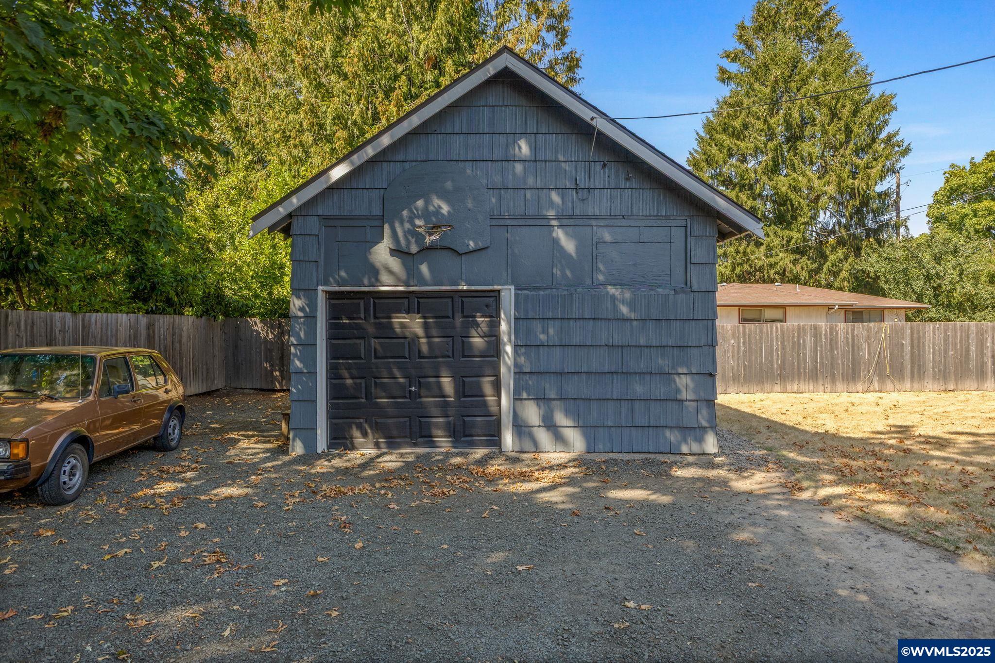 1919 & Next To NW Buchanan Av