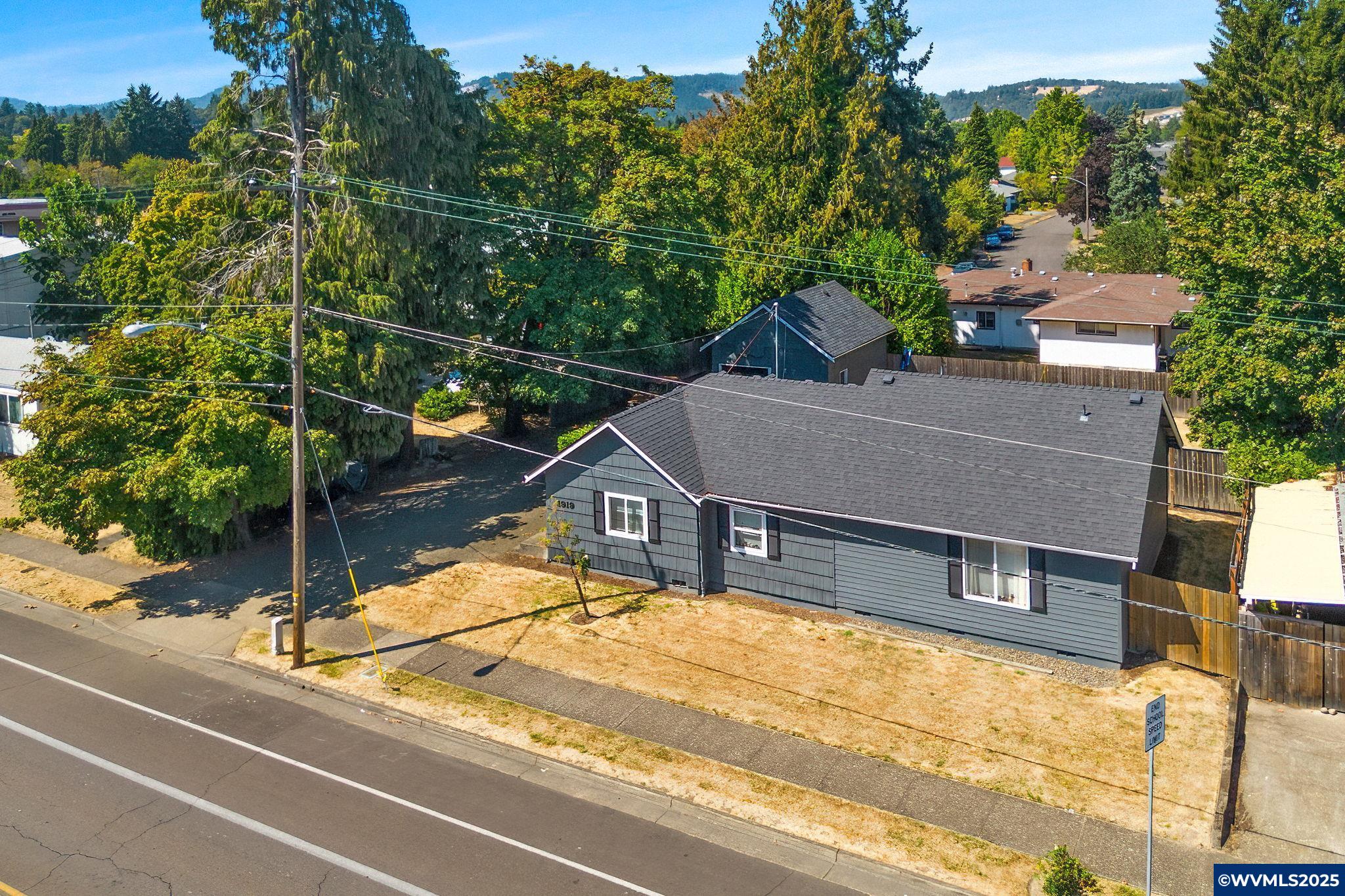 1919 & Next To NW Buchanan Av