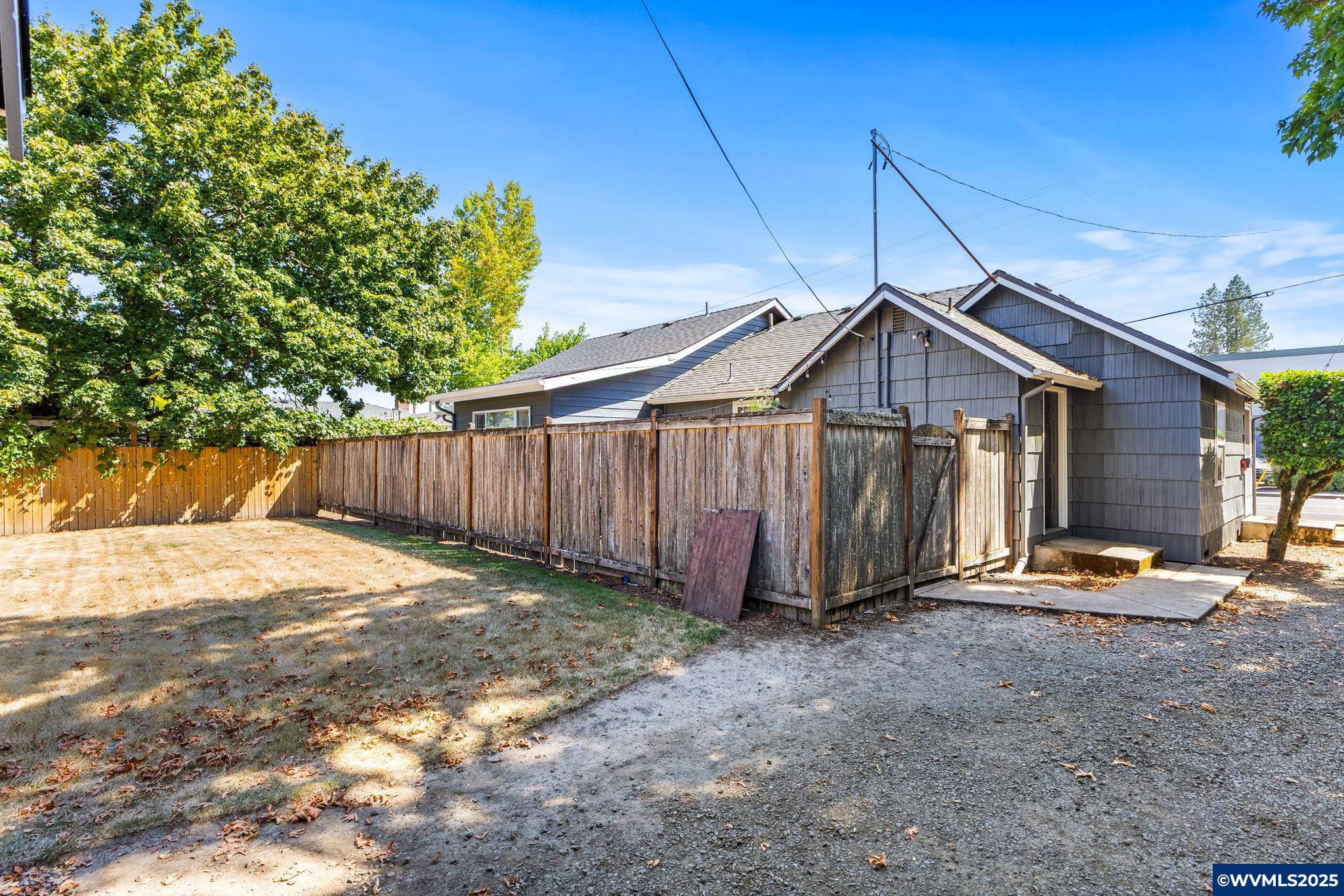 1919 & Next To NW Buchanan Av