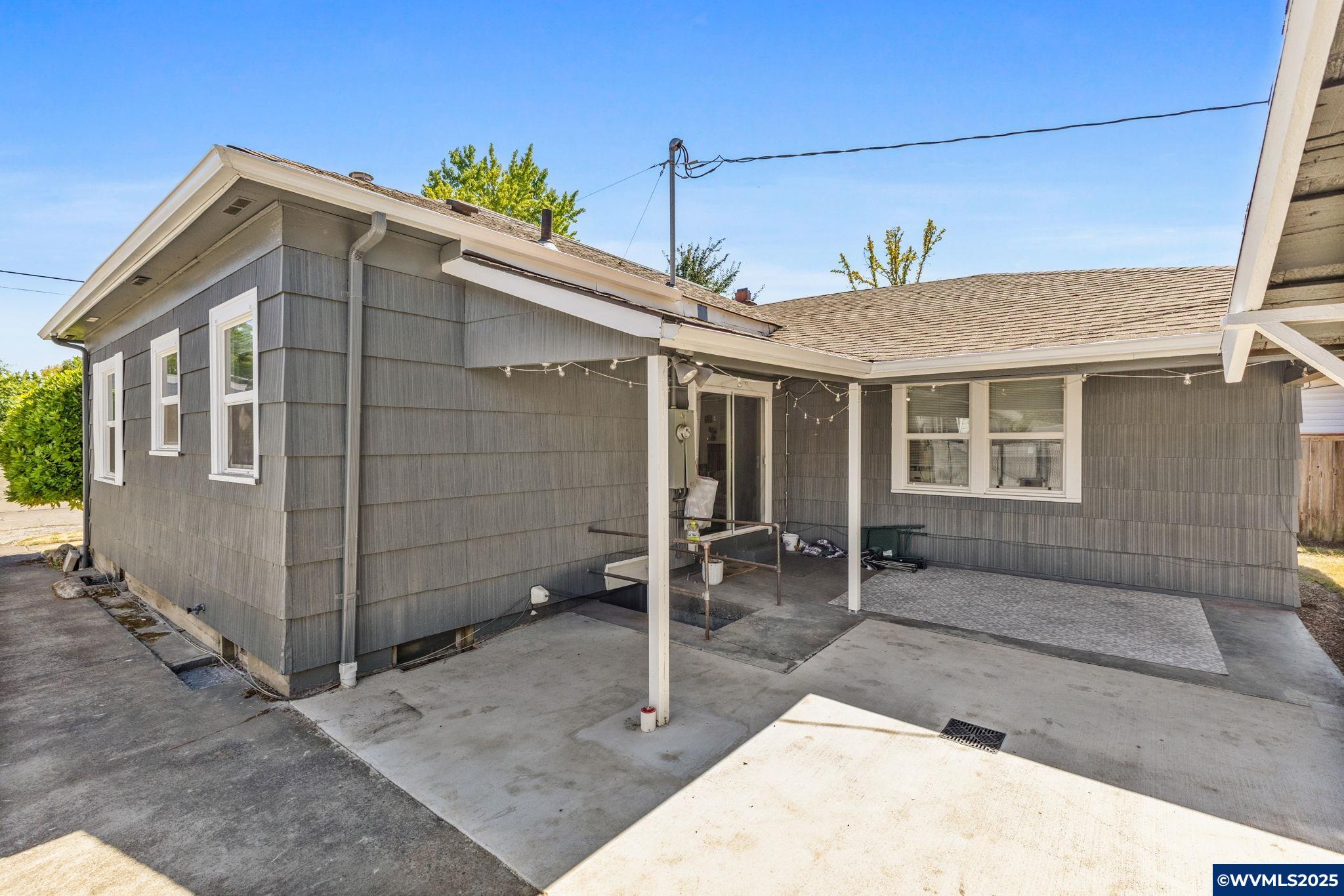 216 NW 13th St