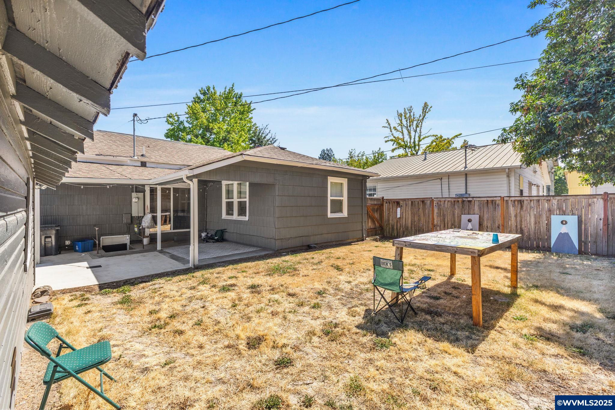 216 NW 13th St