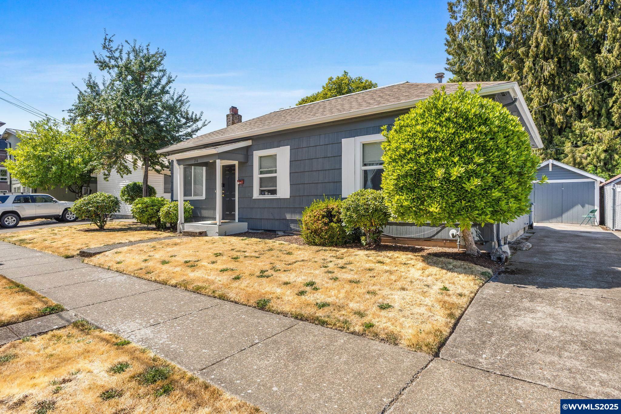 216 NW 13th St