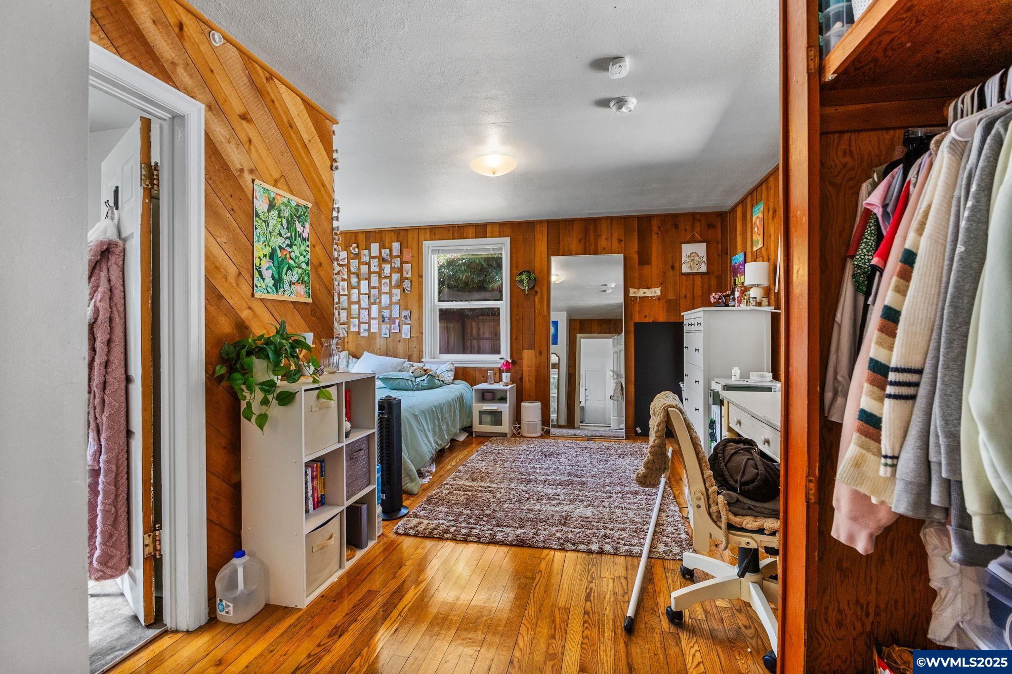 216 NW 13th St