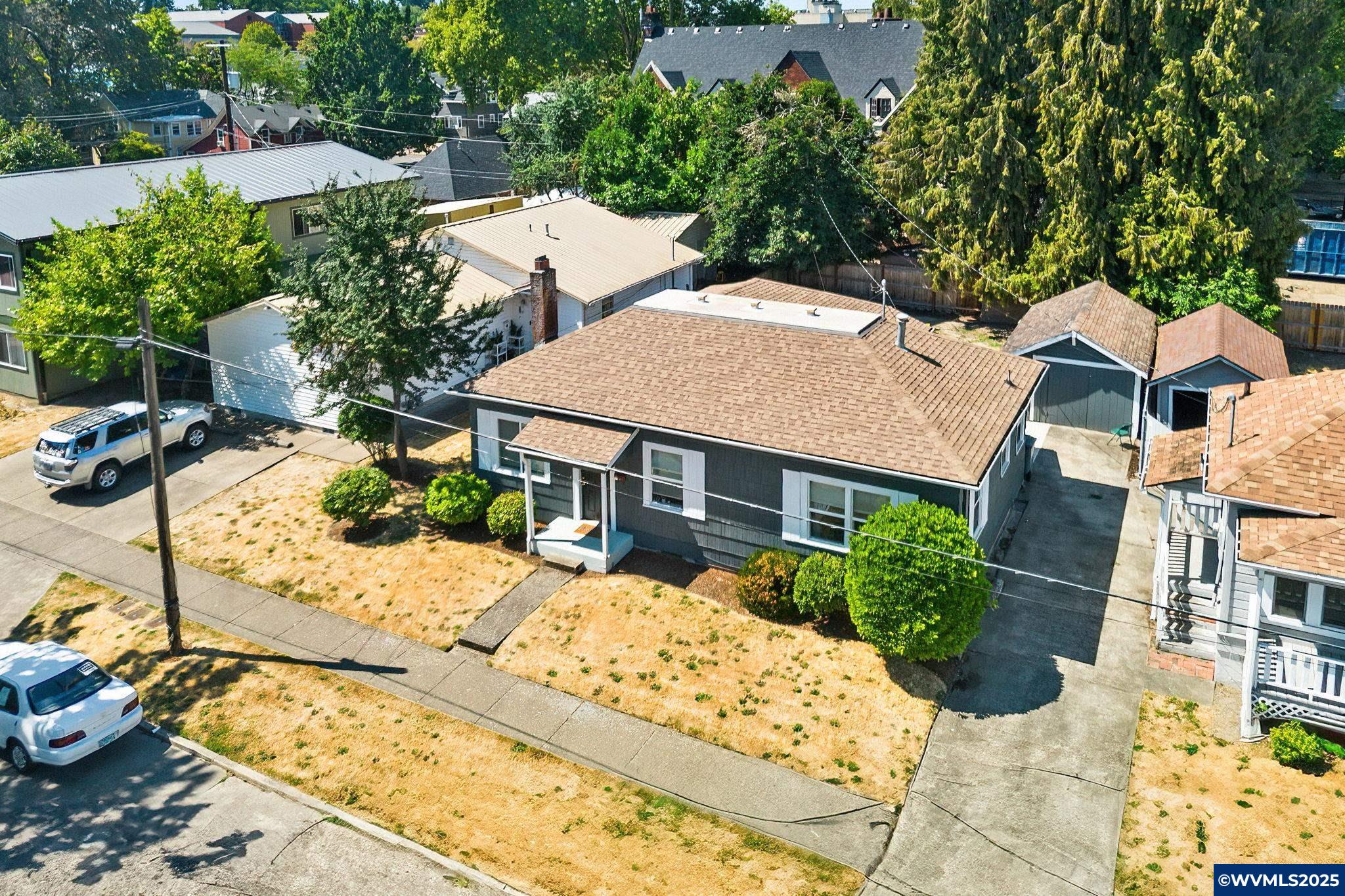 216 NW 13th St