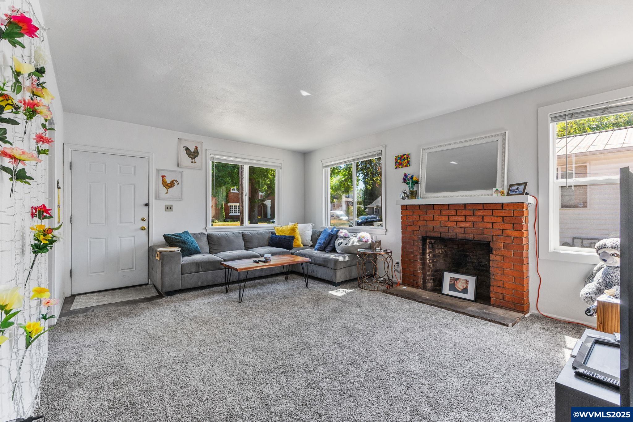 216 NW 13th St