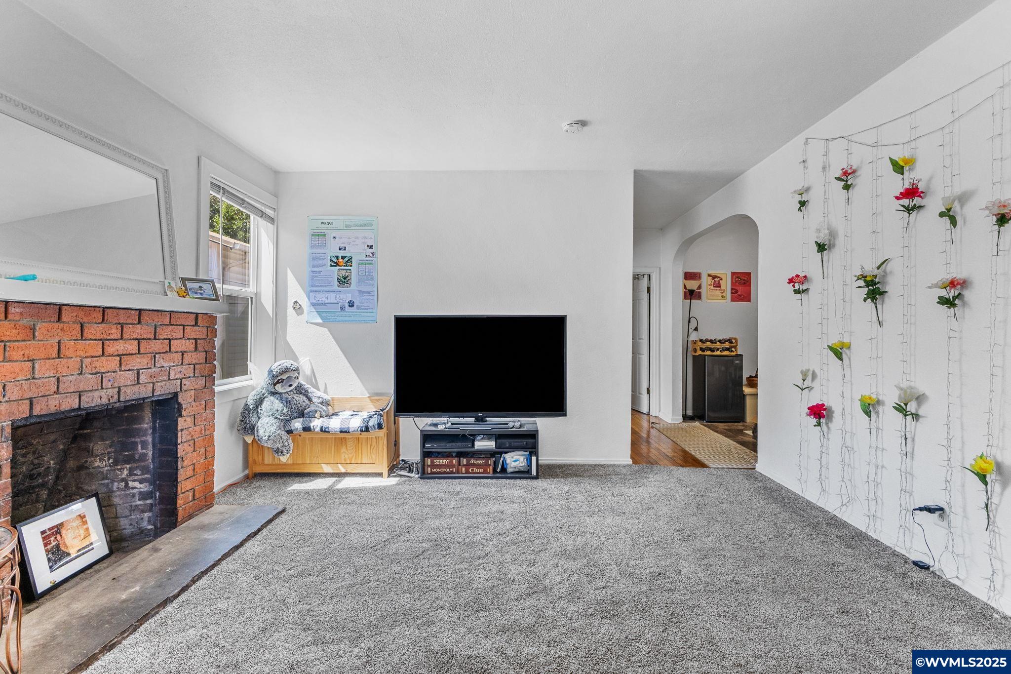216 NW 13th St