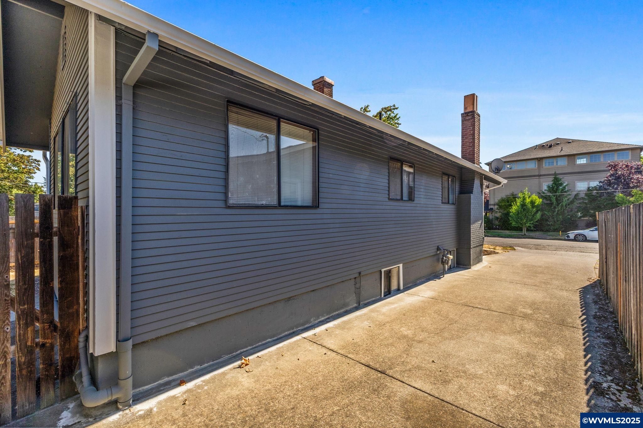 620 NW 19th St