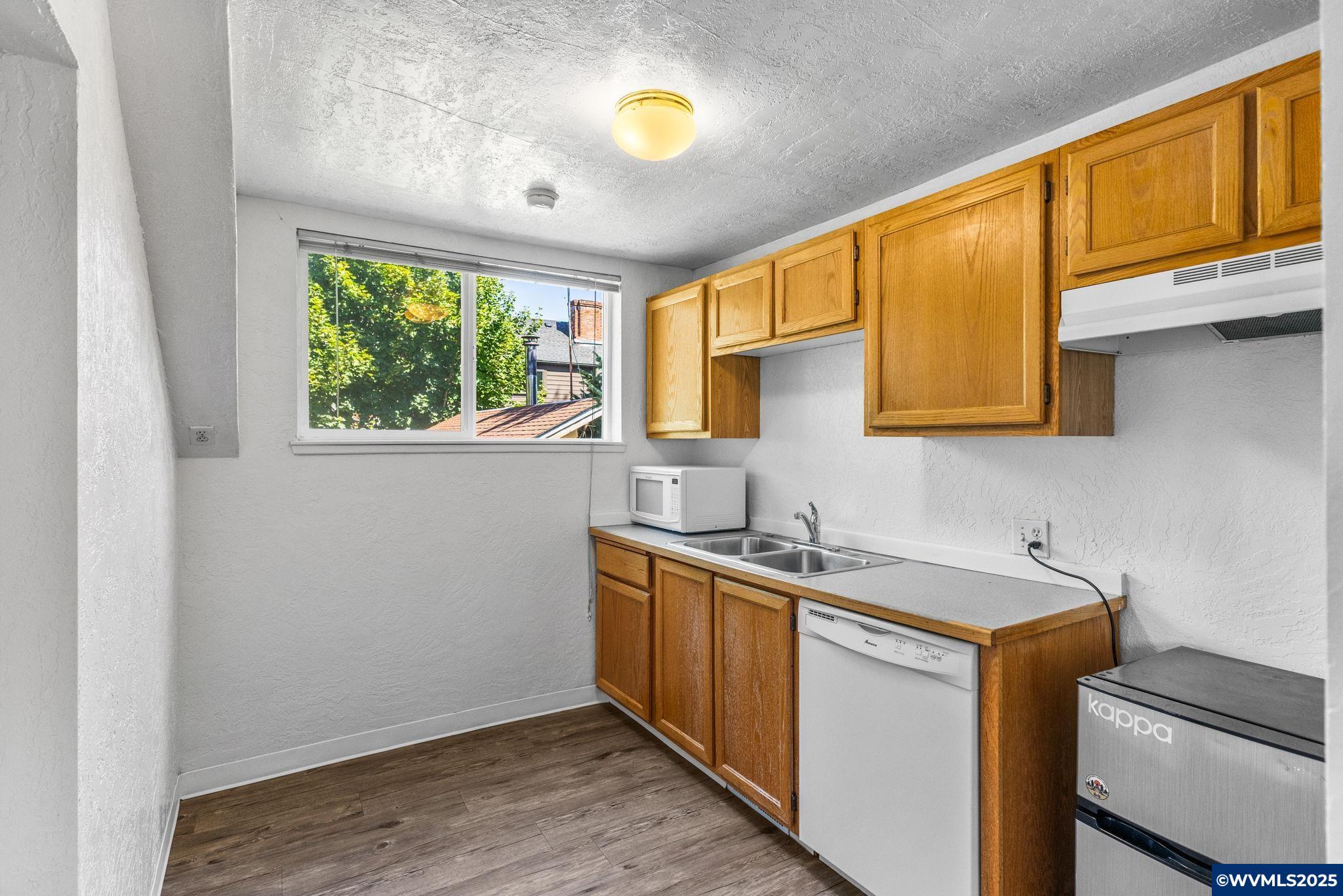 223 NW 15th St