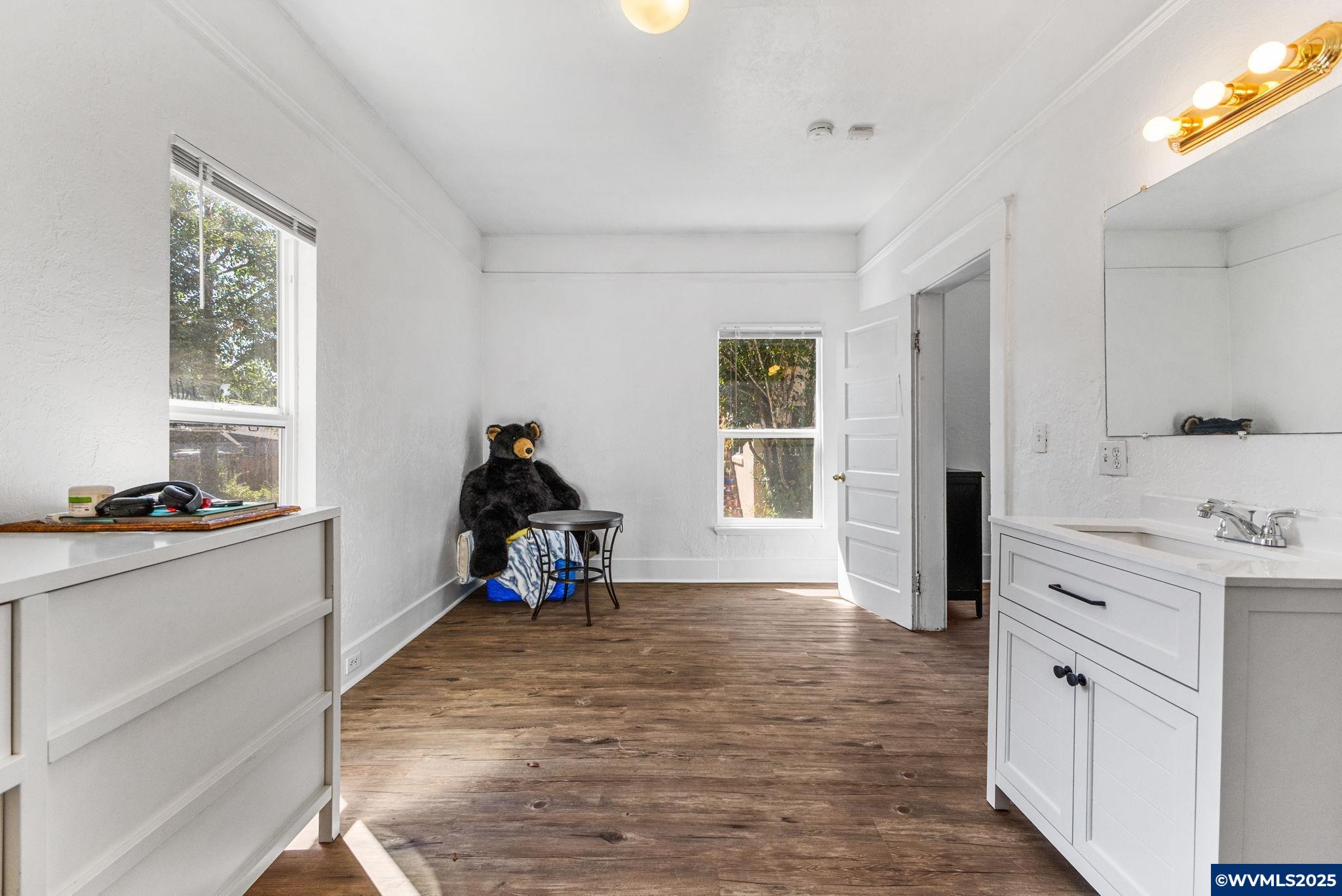 223 NW 15th St