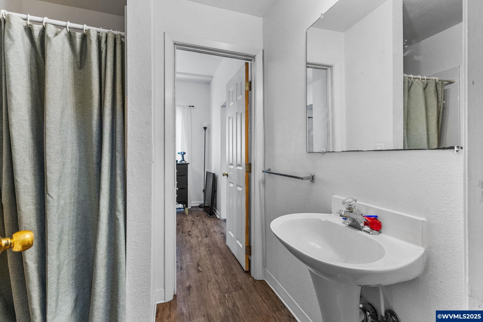 223 NW 15th St