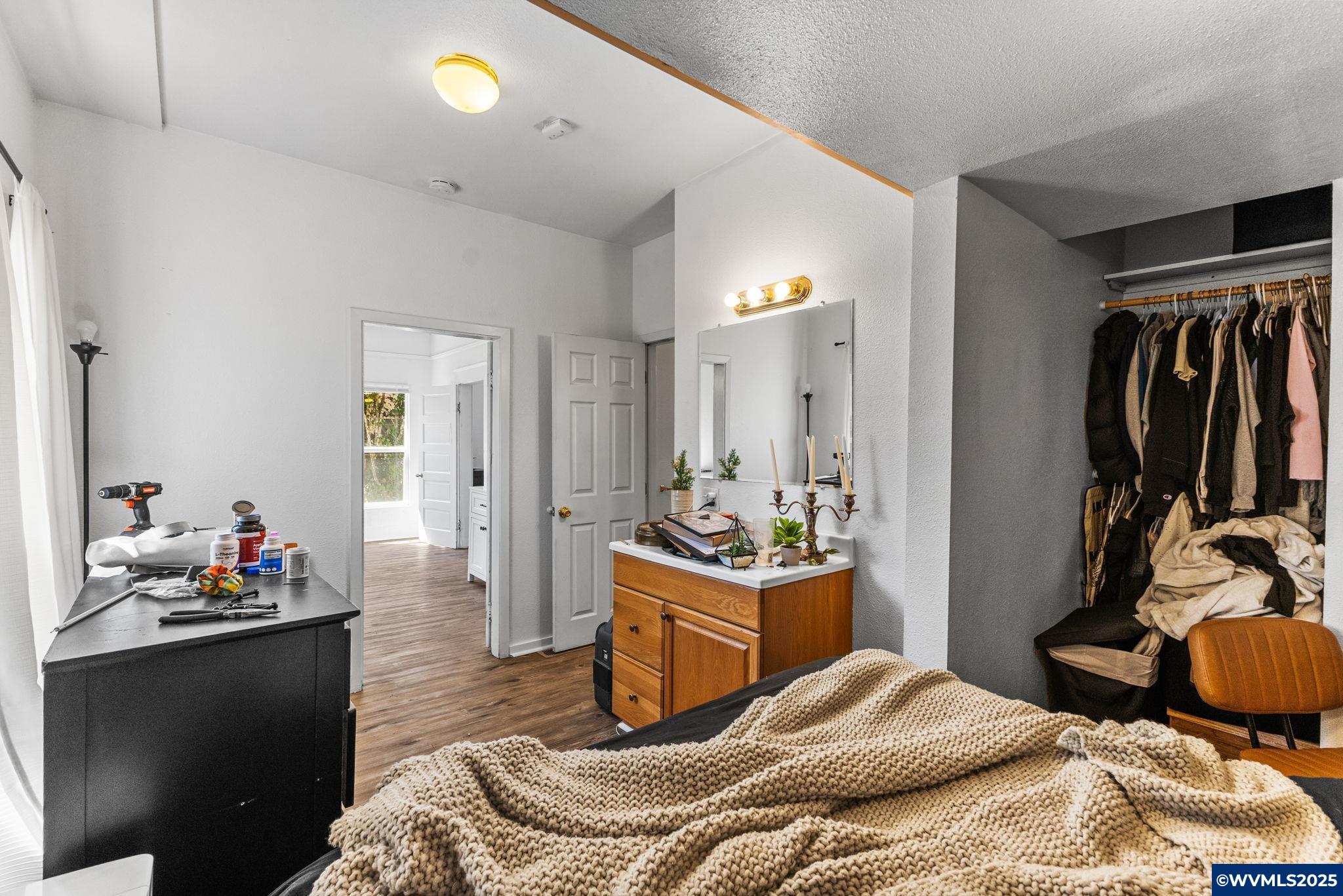 223 NW 15th St