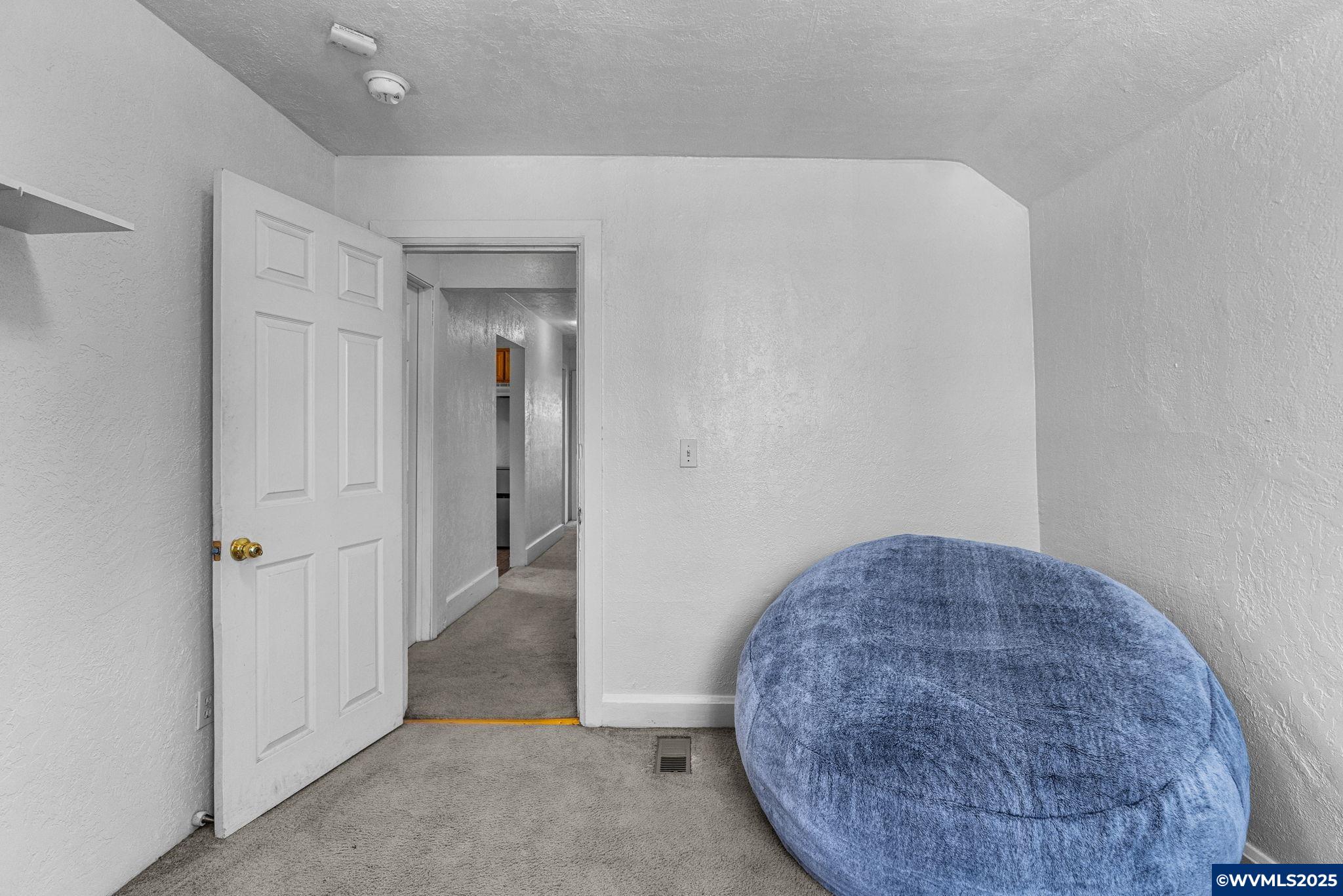 223 NW 15th St