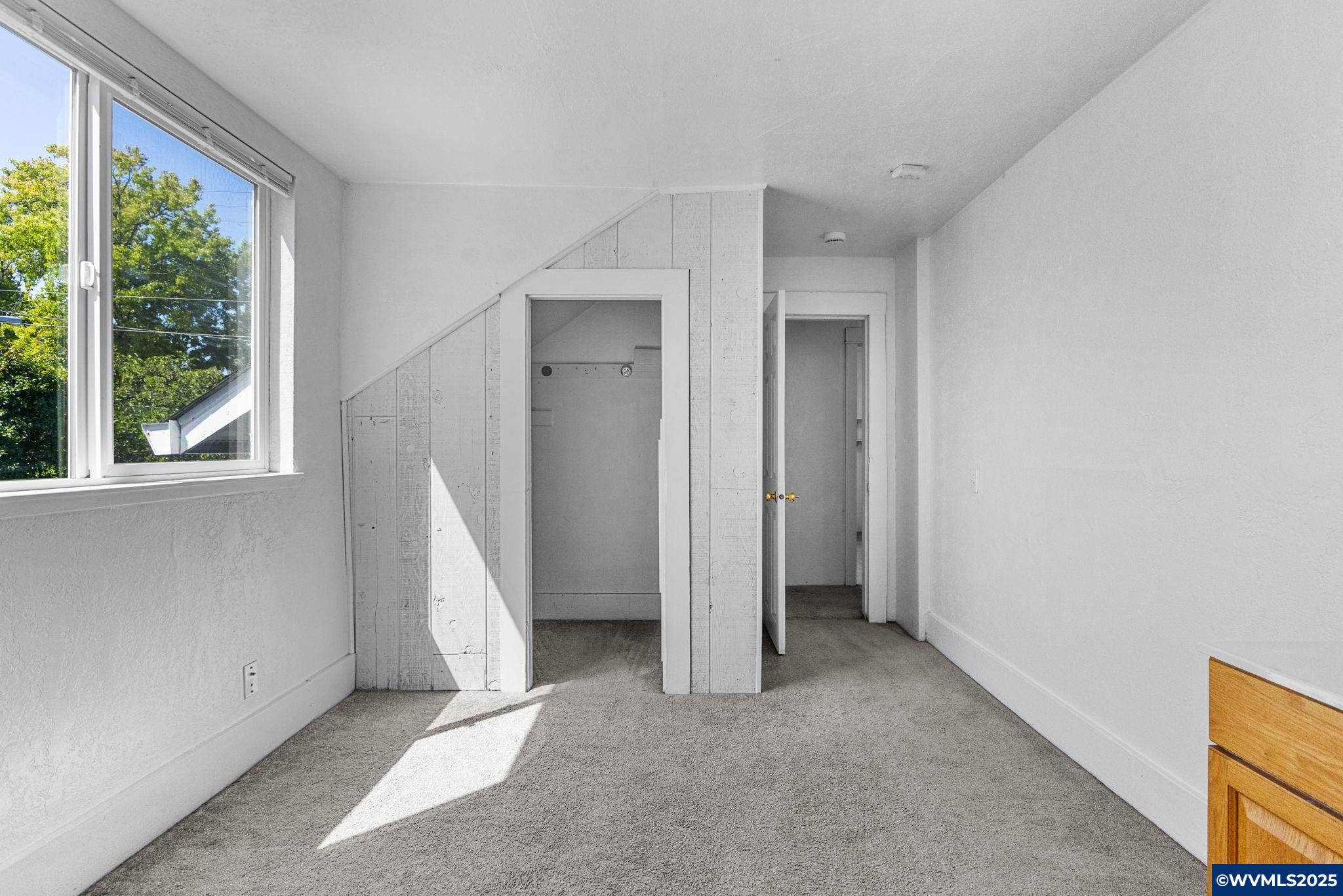 223 NW 15th St